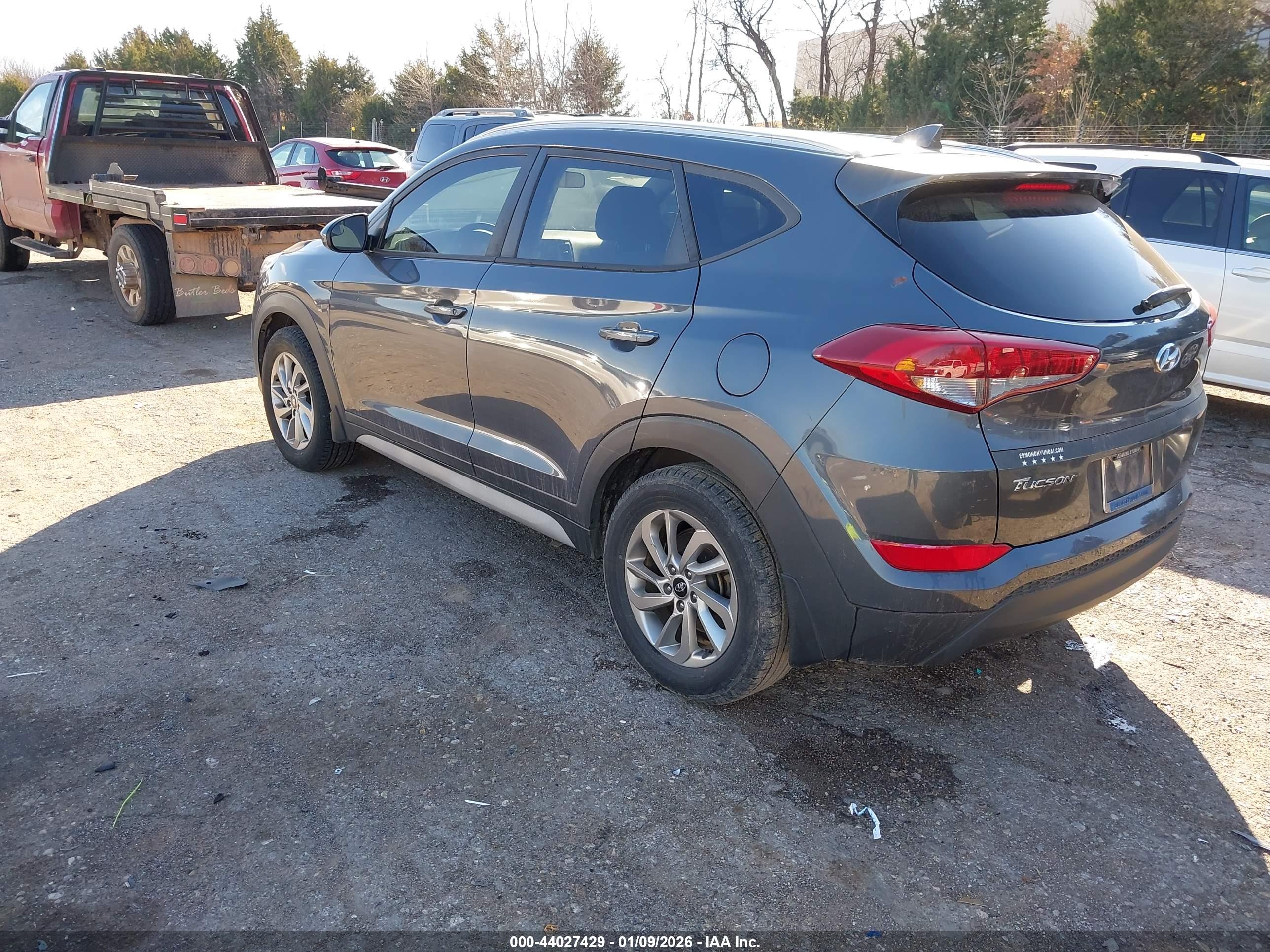 HYUNDAI TUCSON image 3