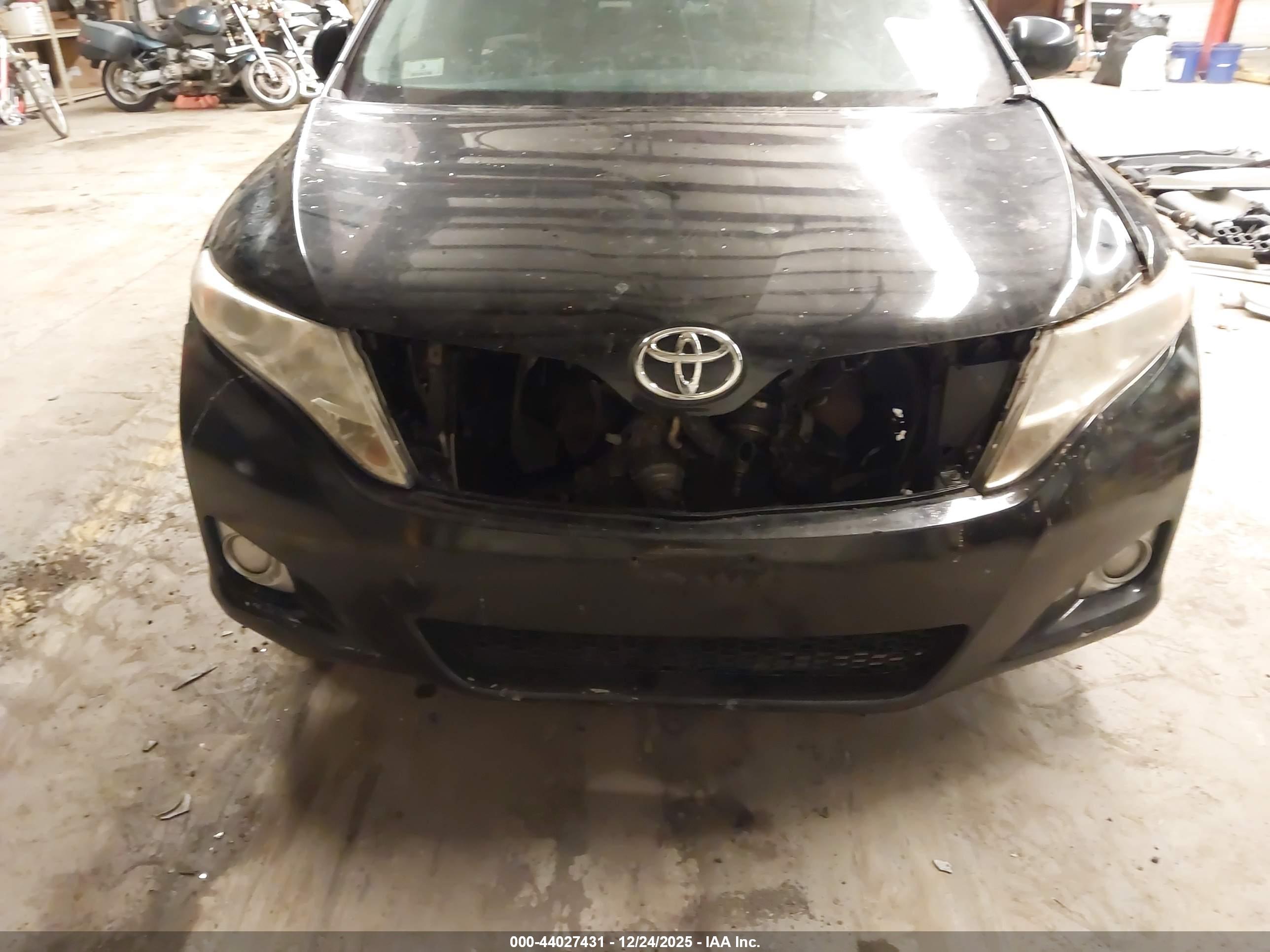 TOYOTA VENZA image 6