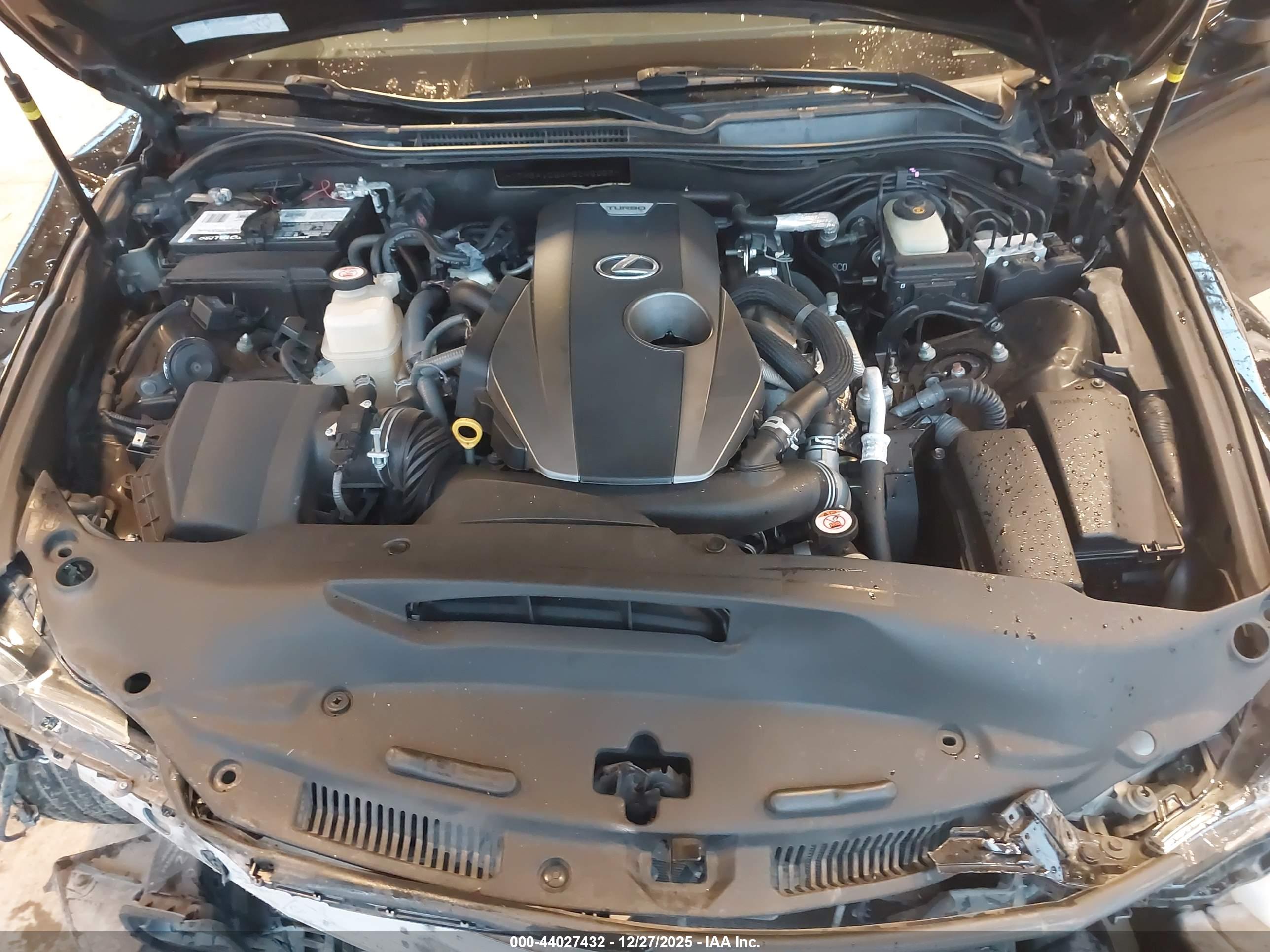 LEXUS IS image 10