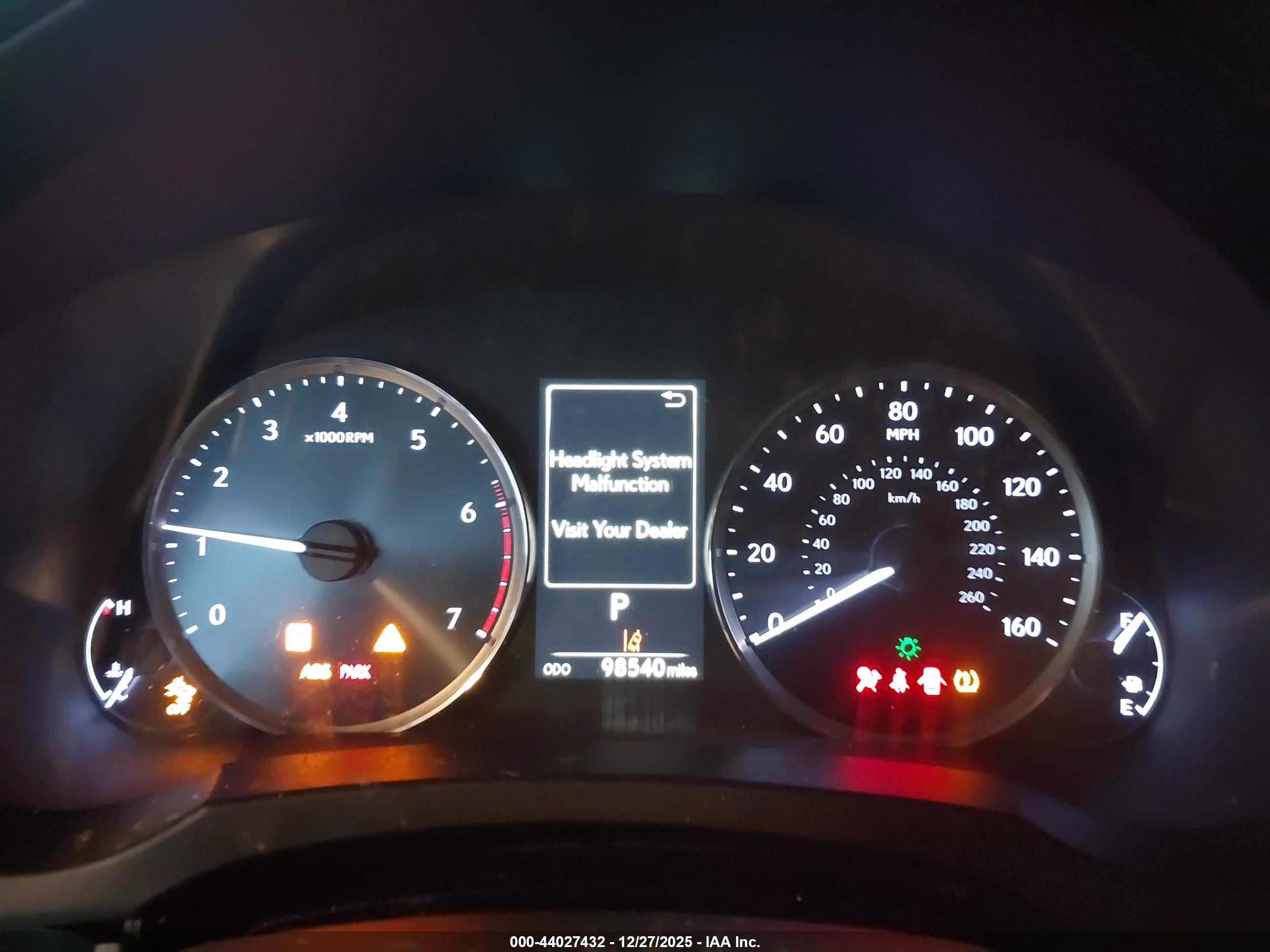 LEXUS IS image 7