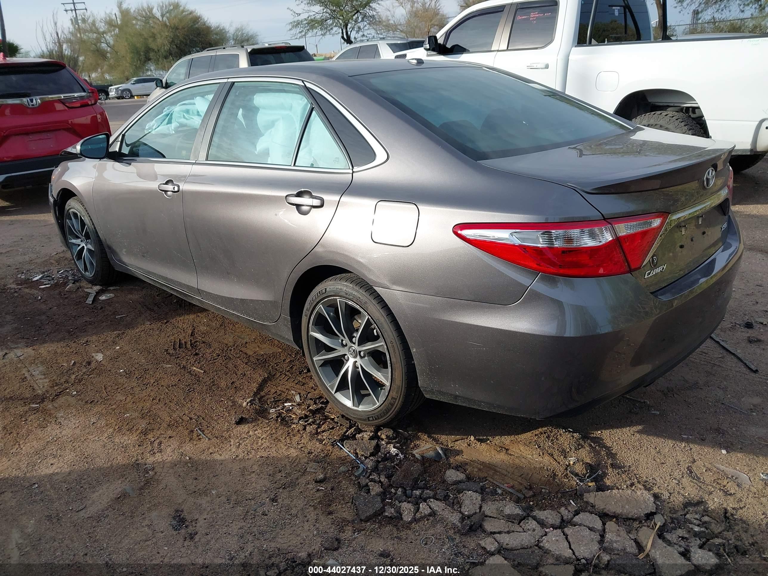 TOYOTA CAMRY image 3
