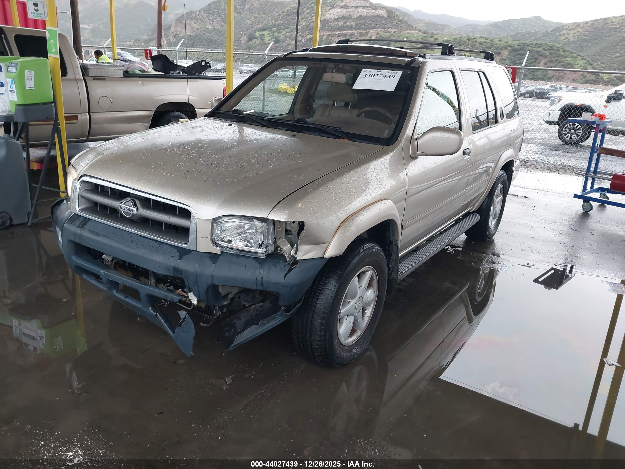 NISSAN PATHFINDER image 2