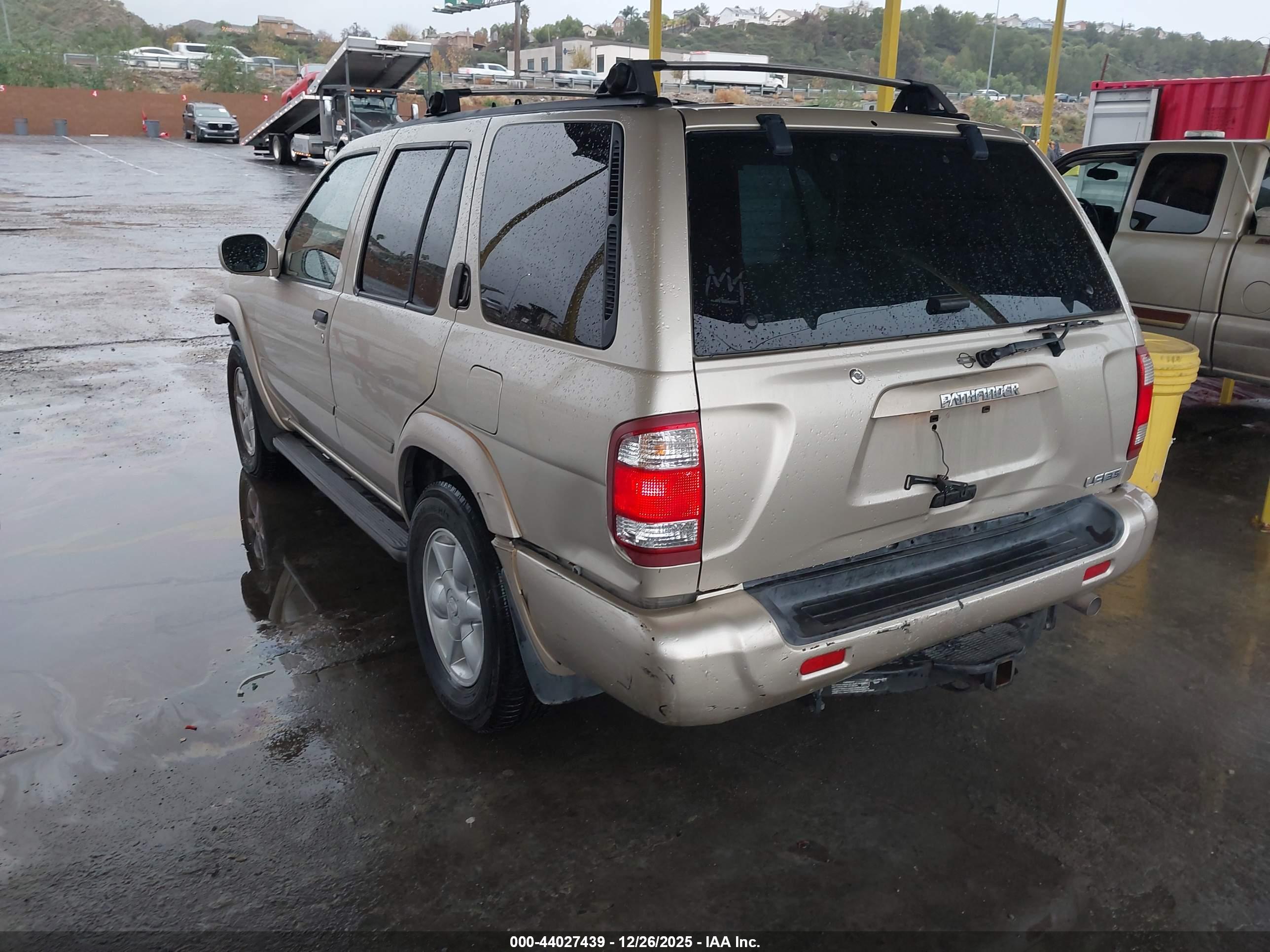 NISSAN PATHFINDER image 3