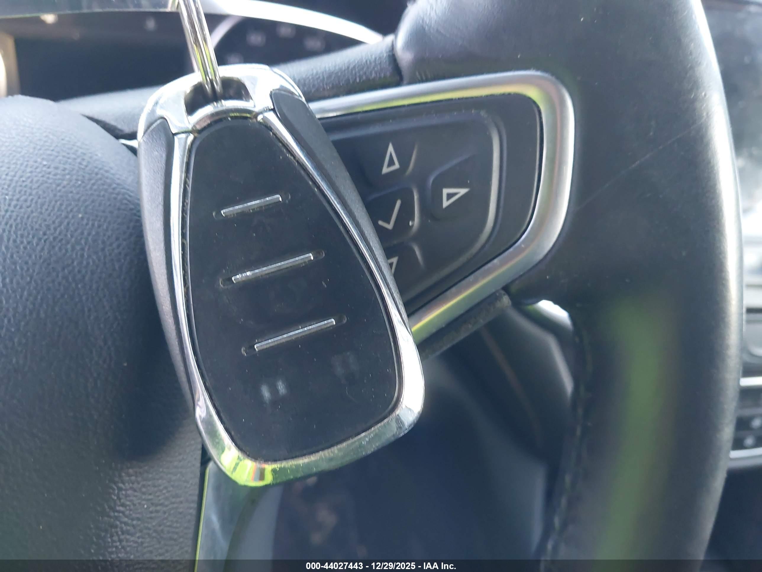 CHEVROLET EQUINOX image 11