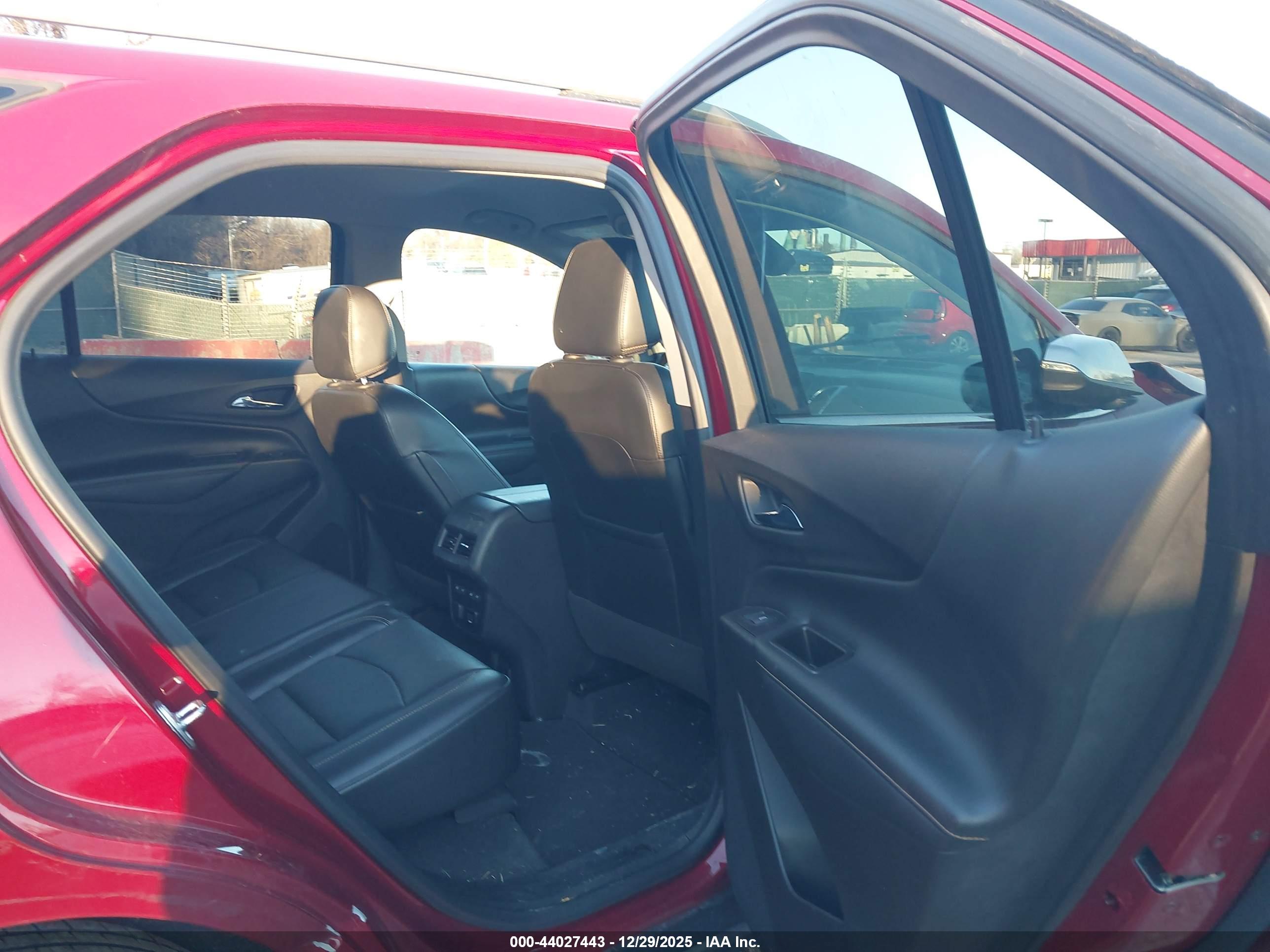 CHEVROLET EQUINOX image 8