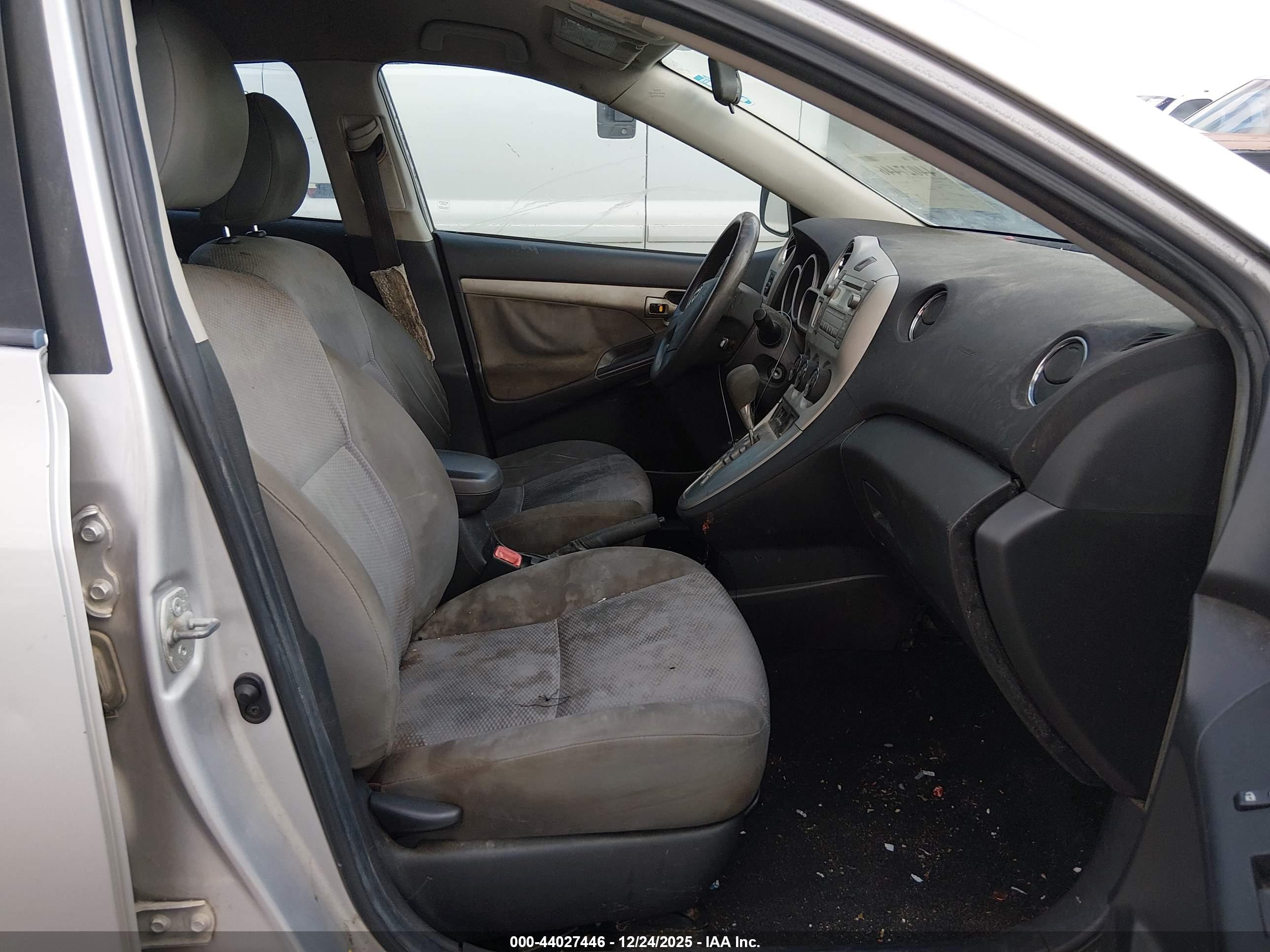 TOYOTA MATRIX image 5