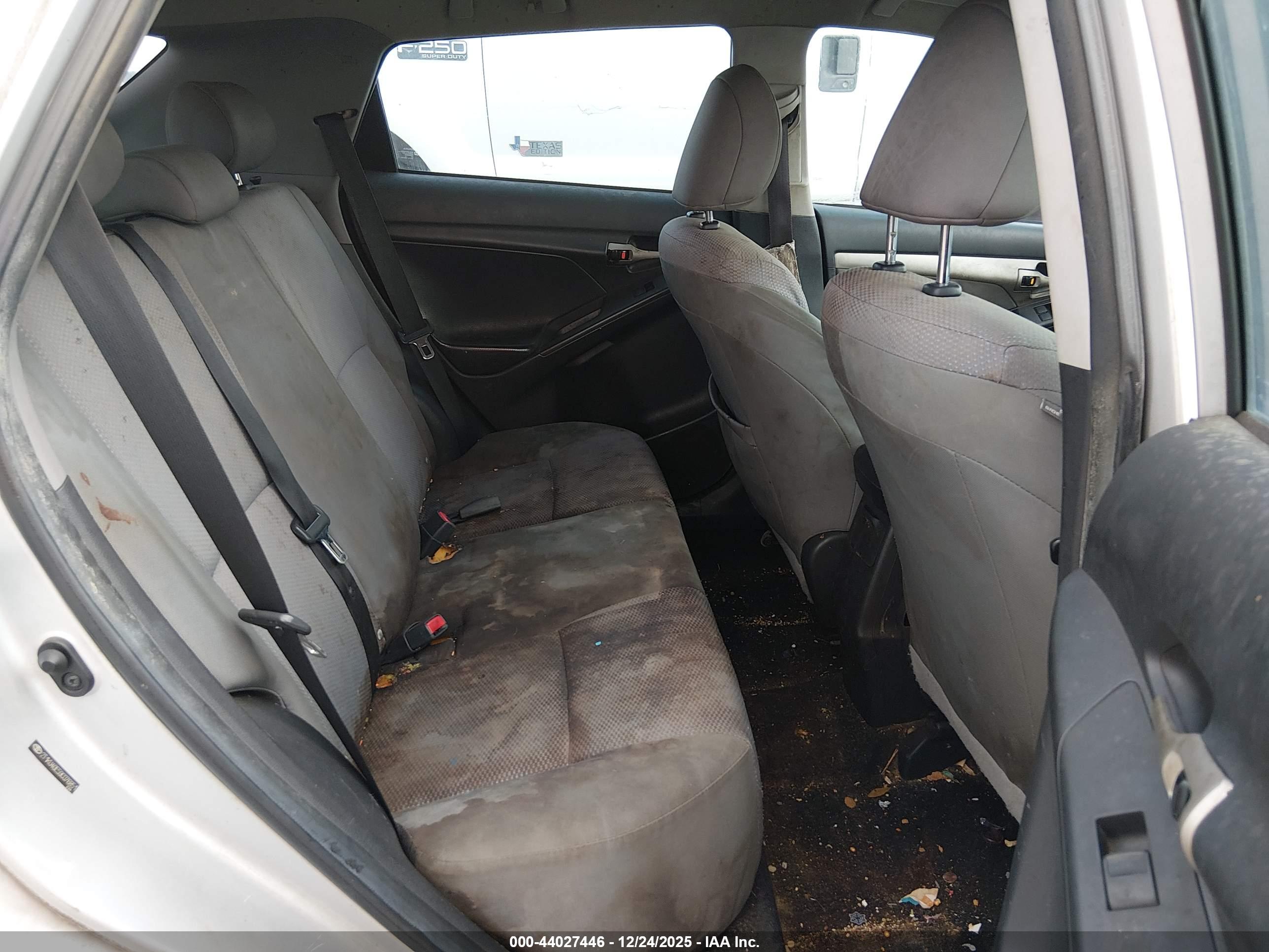 TOYOTA MATRIX image 8