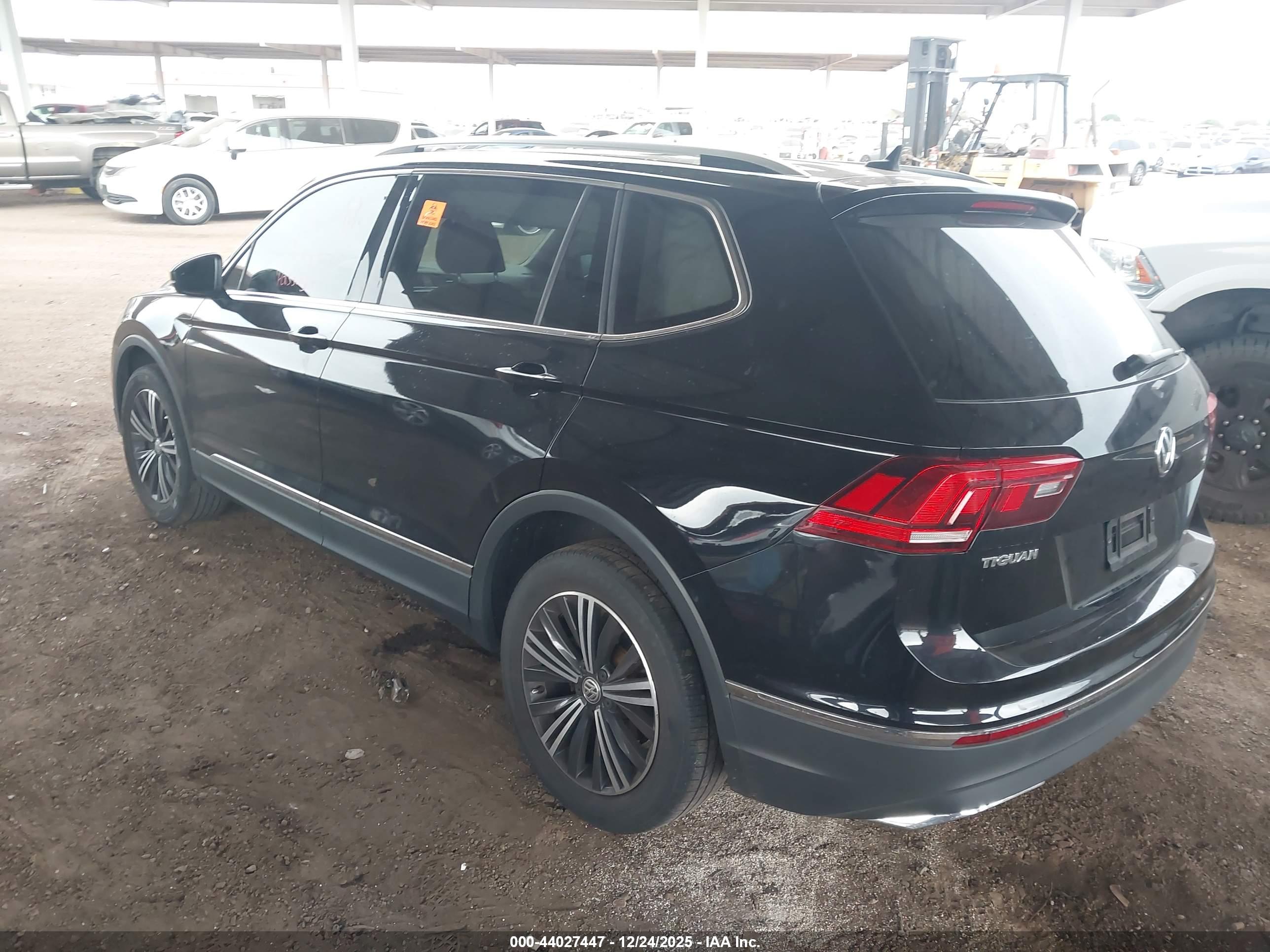 VOLKSWAGEN TIGUAN image 3