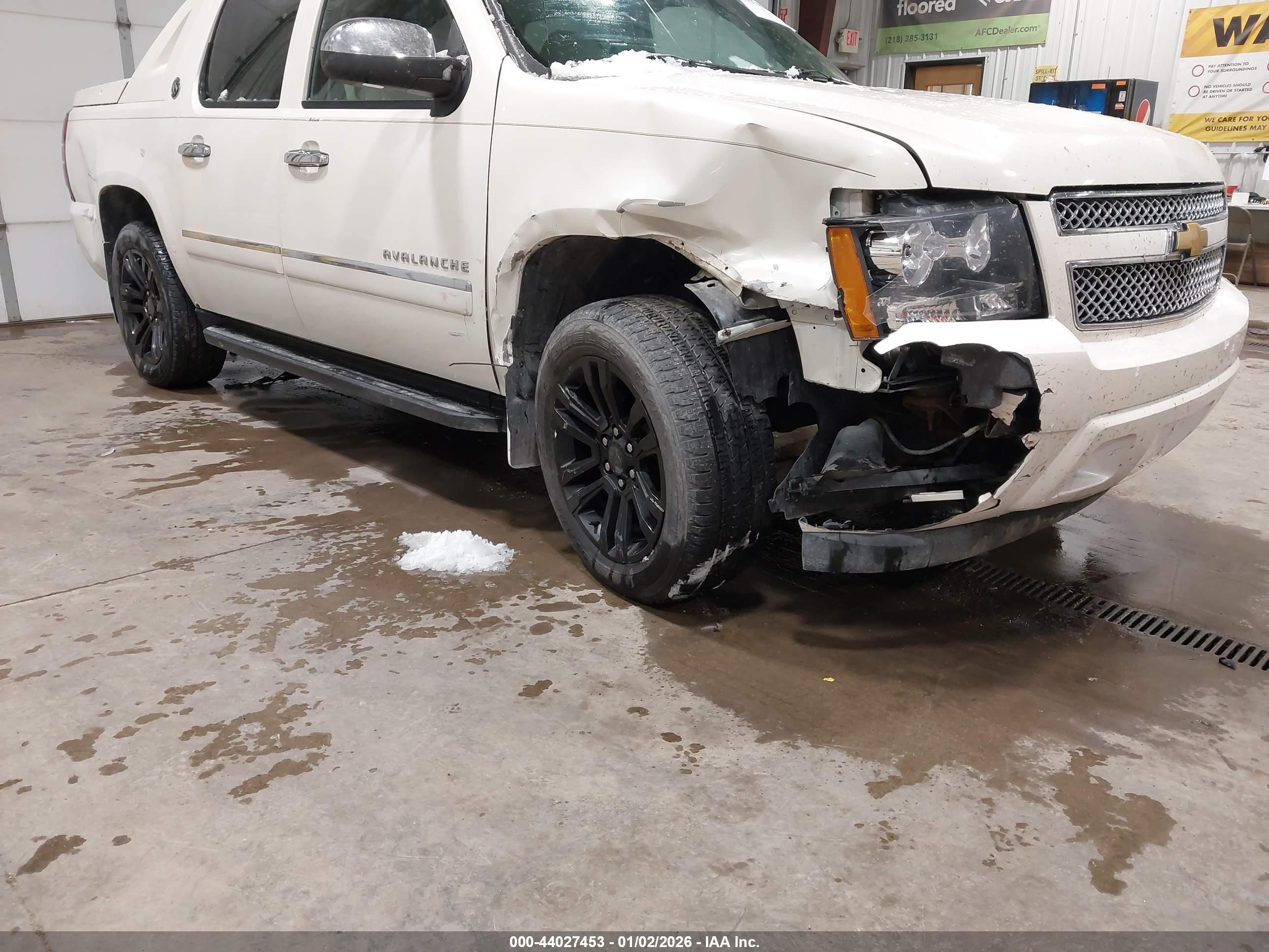 CHEVROLET AVALANCHE image 6