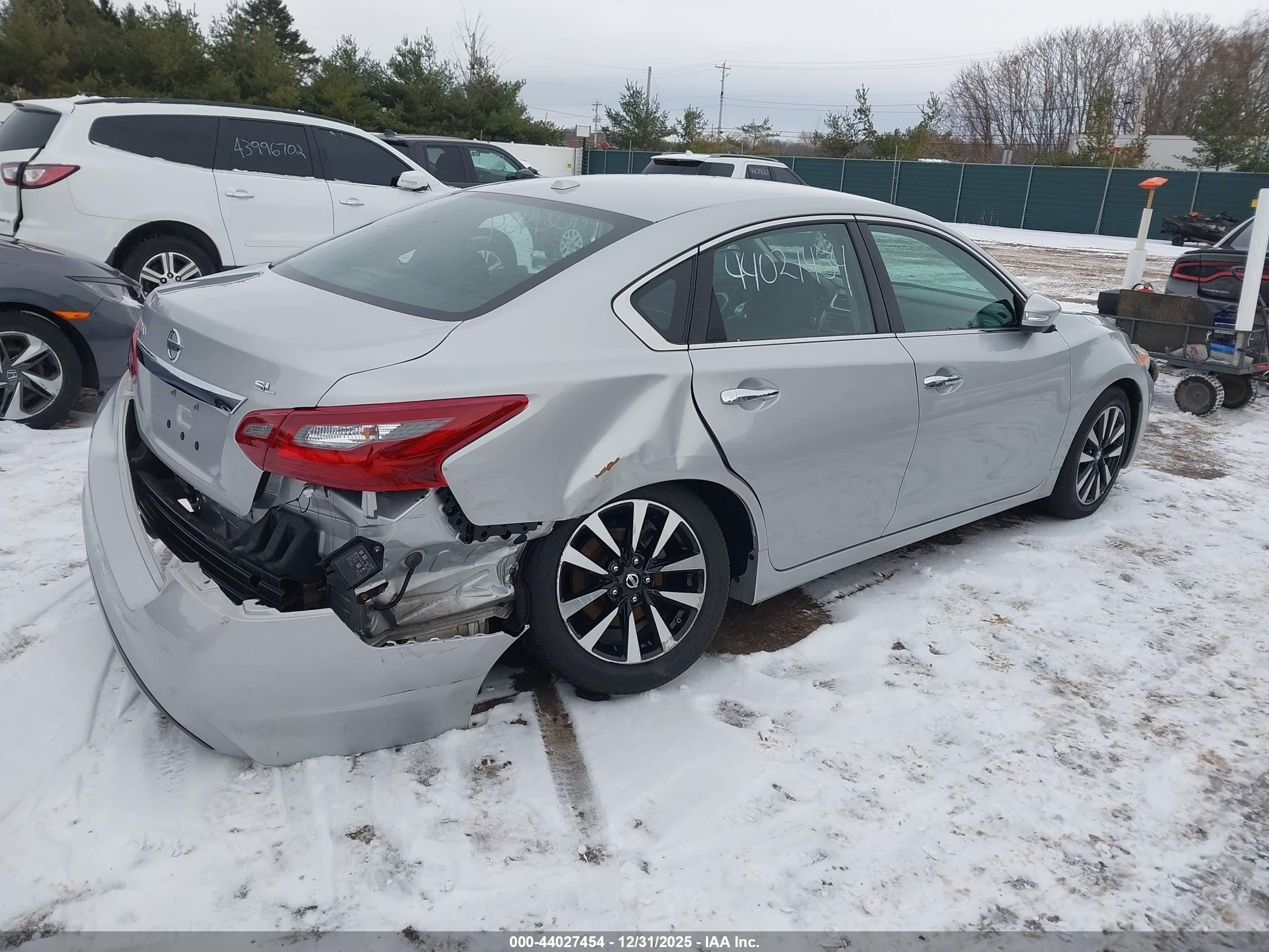 NISSAN ALTIMA image 4