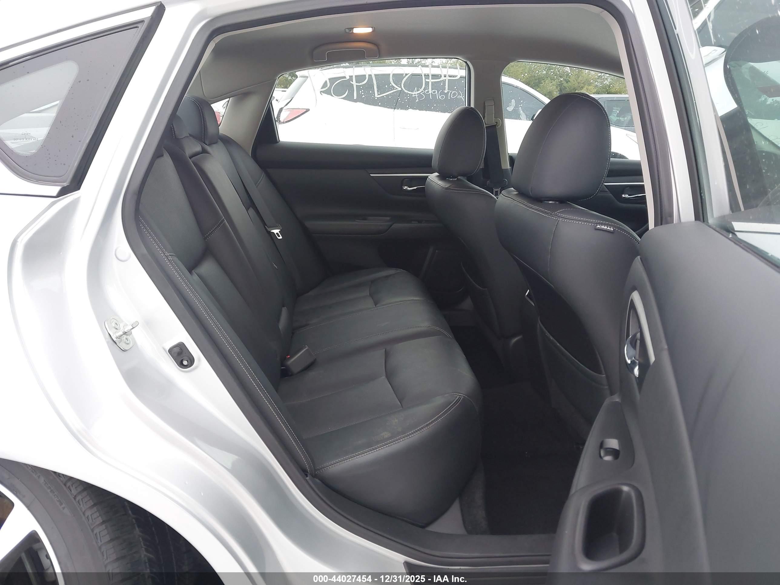 NISSAN ALTIMA image 8