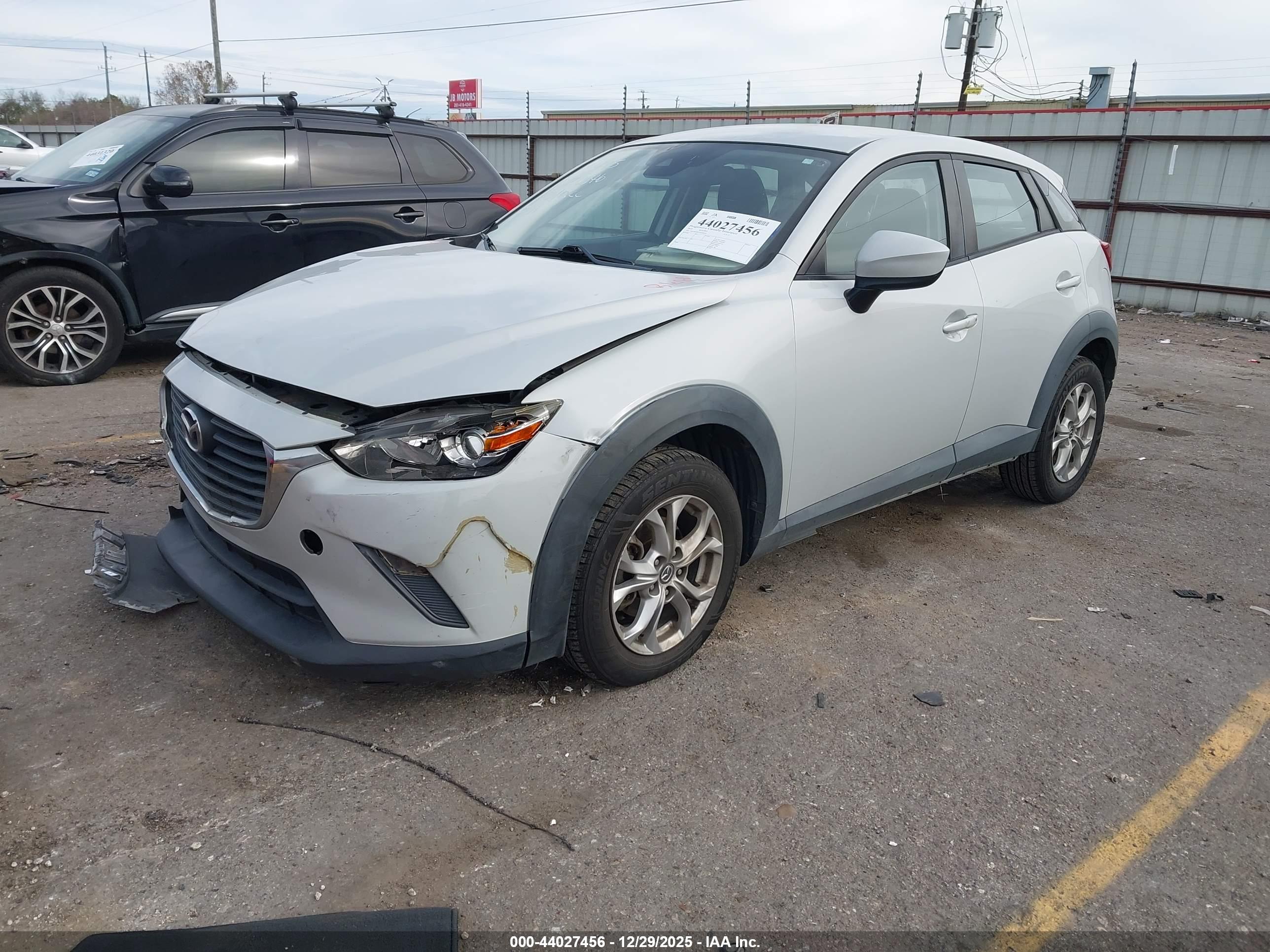 MAZDA CX-3 image 2