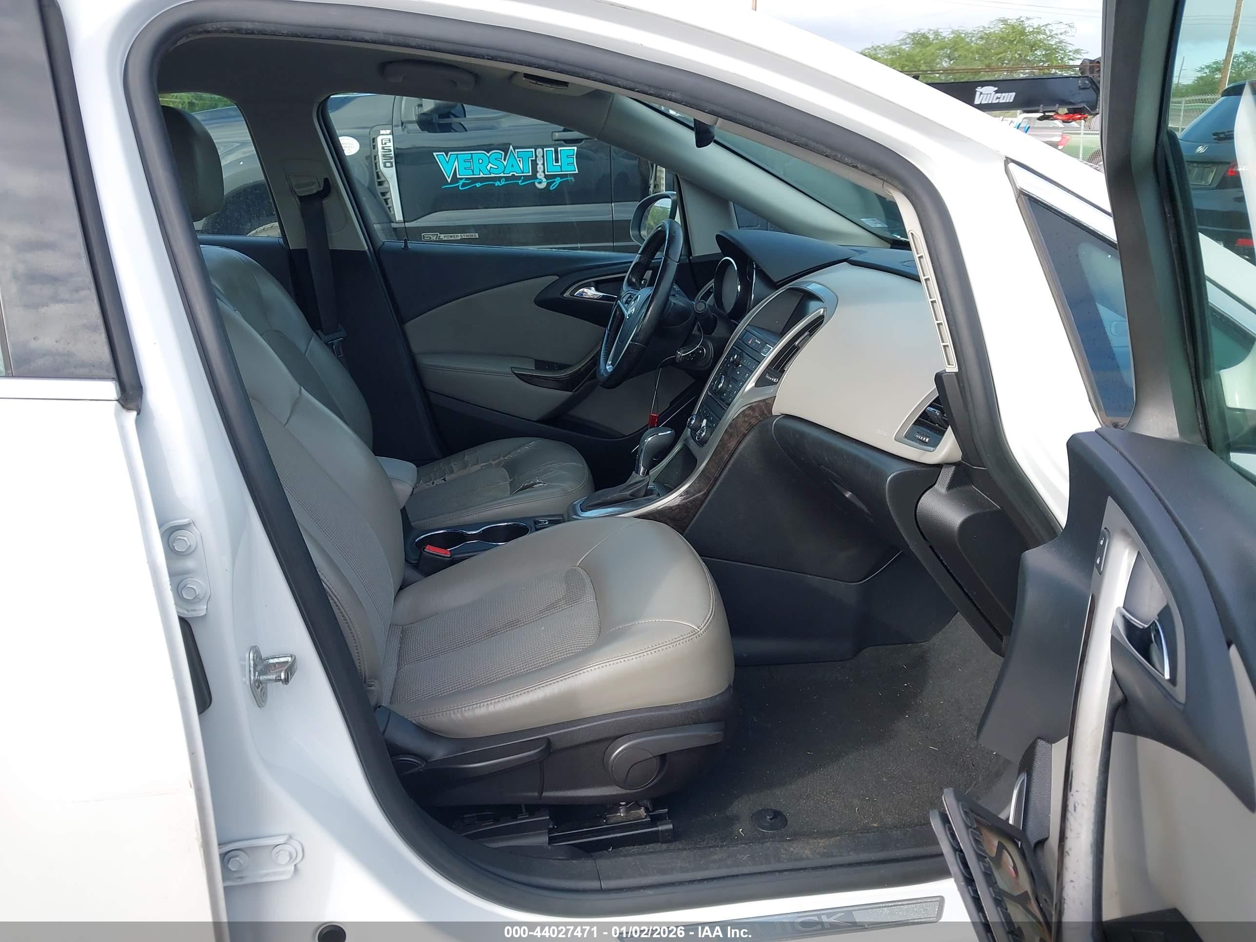 BUICK VERANO image 5