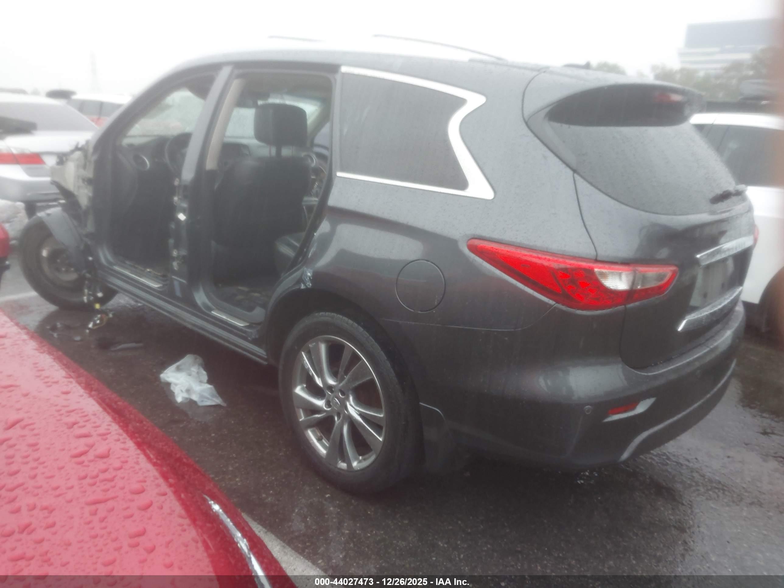 INFINITI JX35 image 3