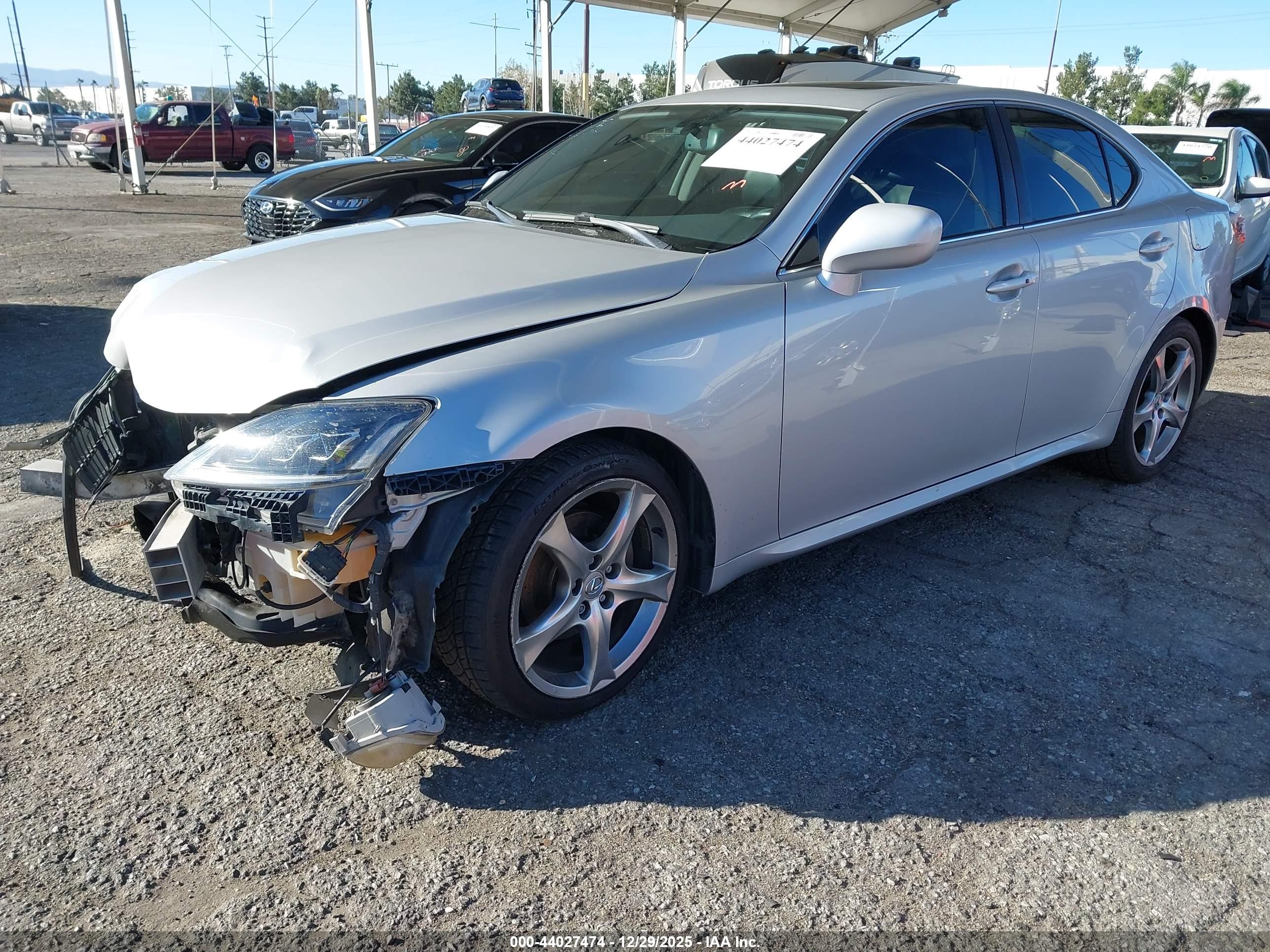 LEXUS IS image 2