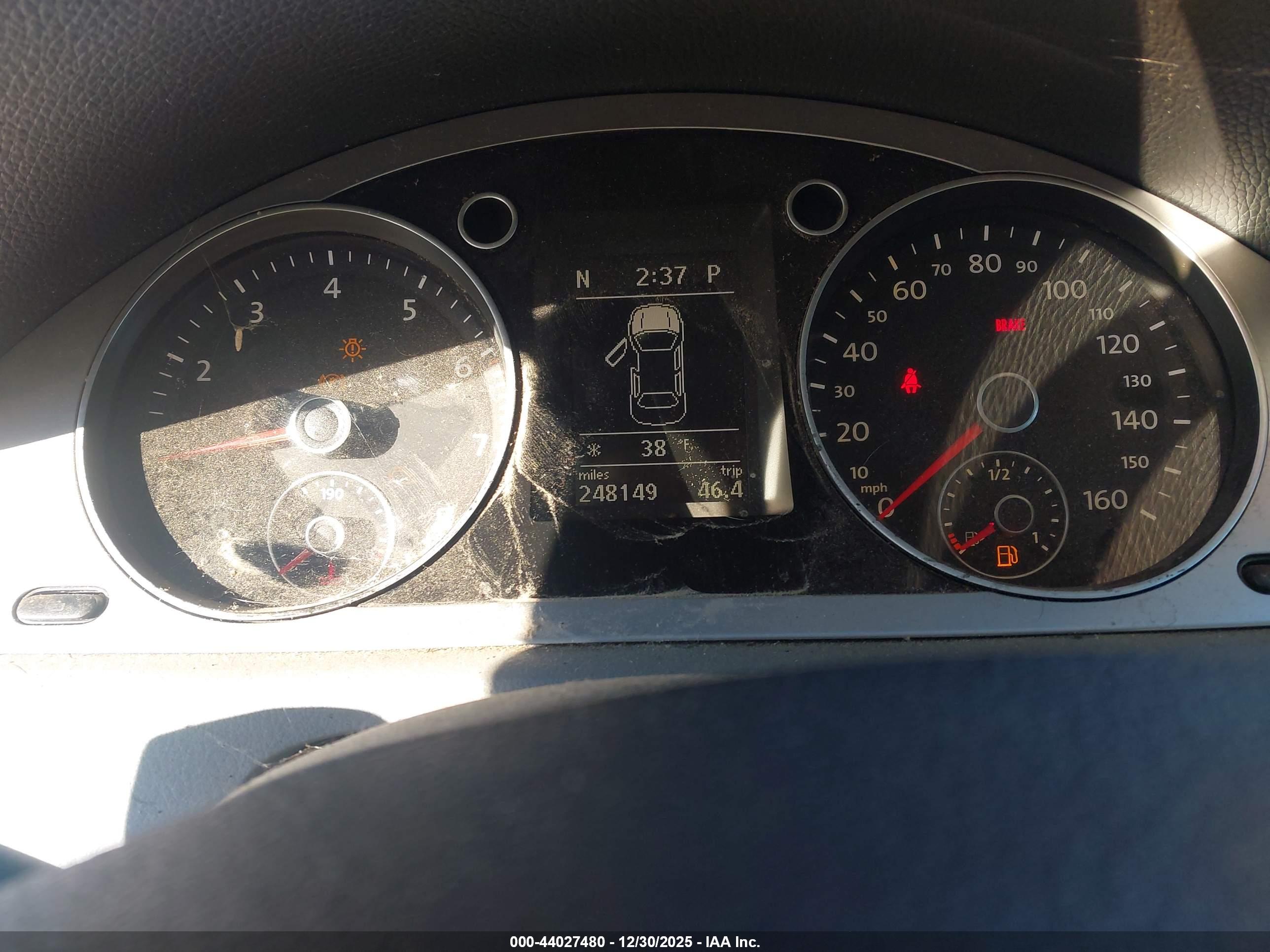 VOLKSWAGEN PASSAT image 7