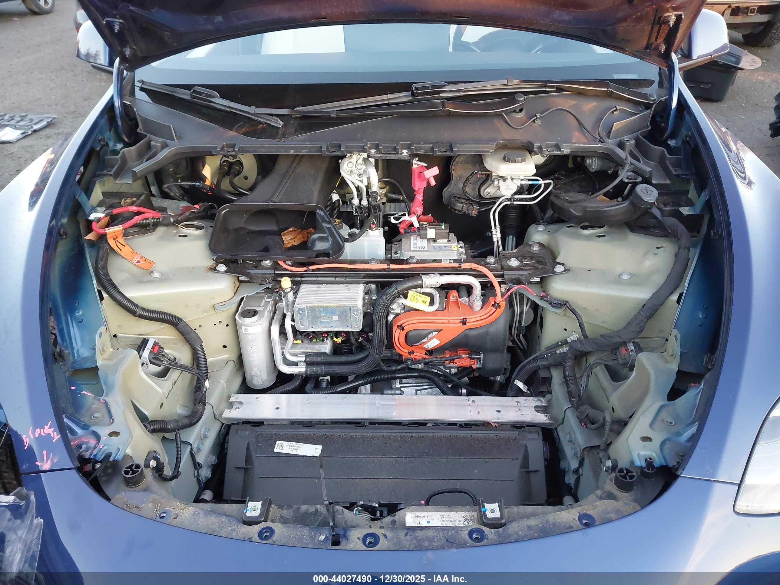 TESLA MODEL image 10