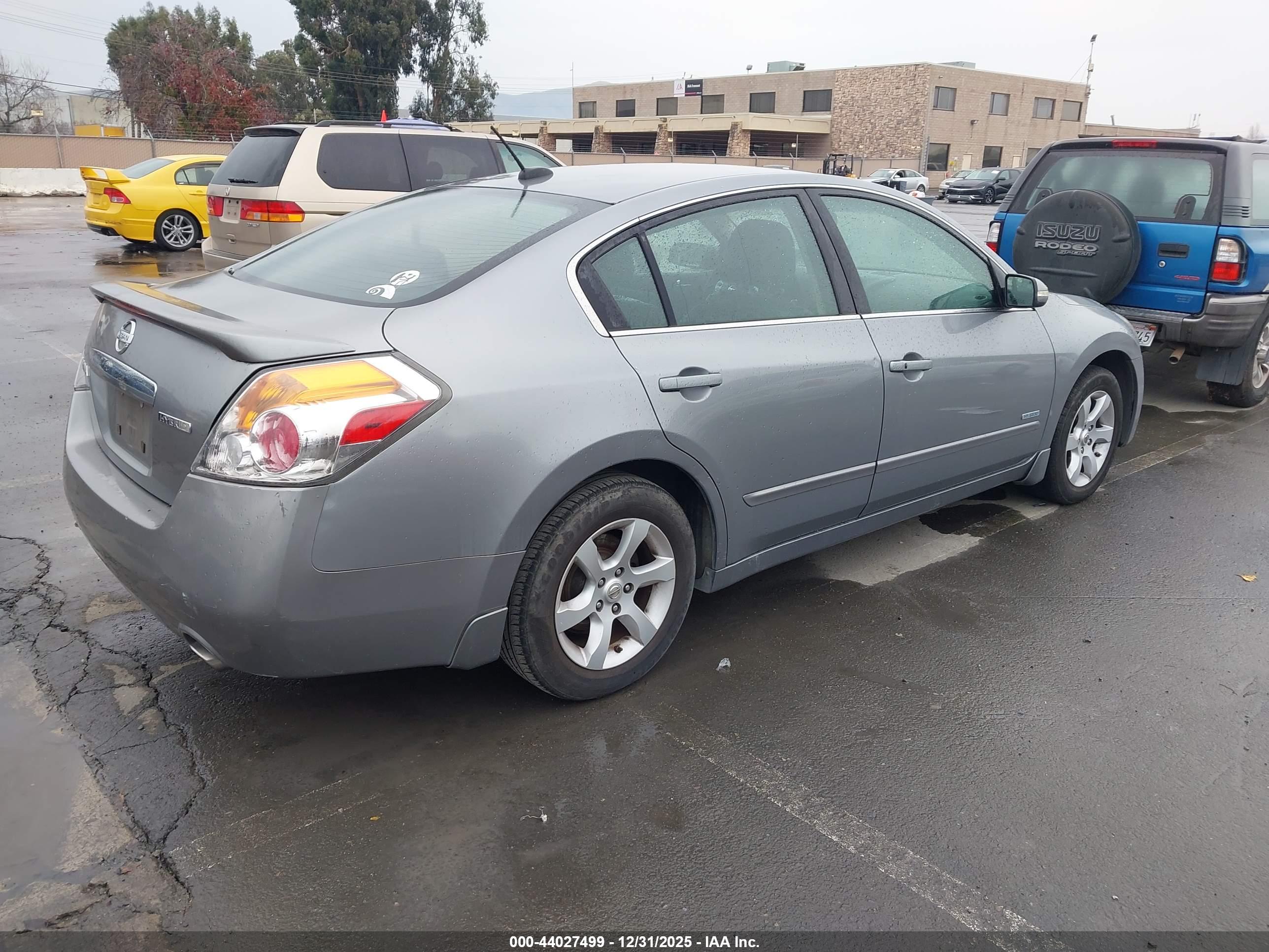 NISSAN ALTIMA image 4