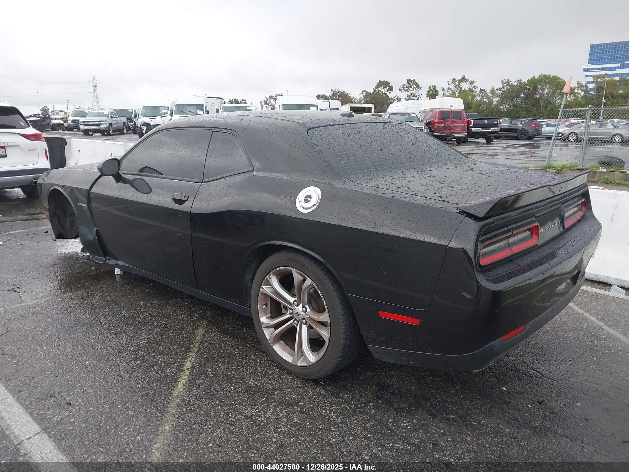 DODGE CHALLENGER image 3