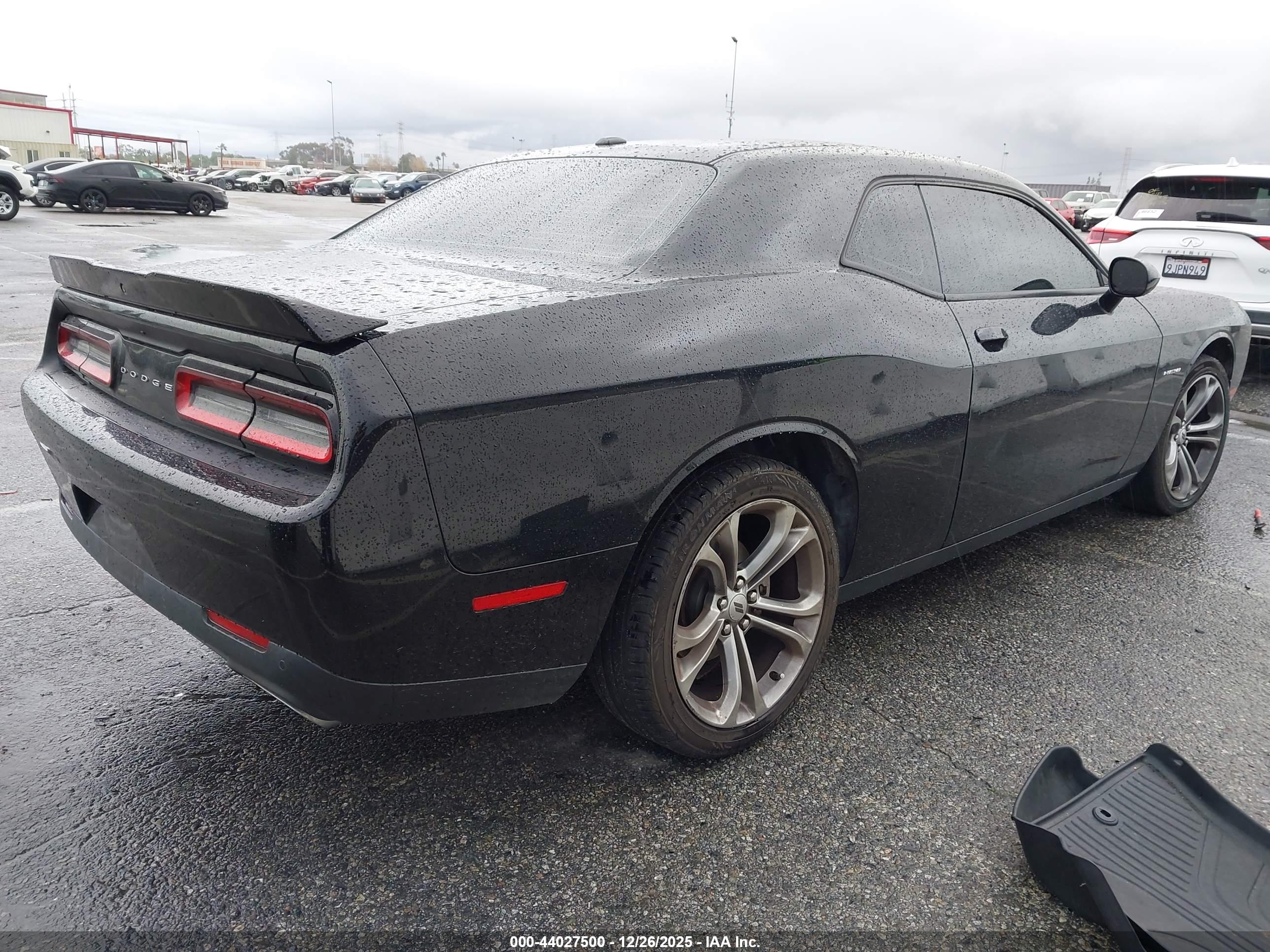 DODGE CHALLENGER image 4