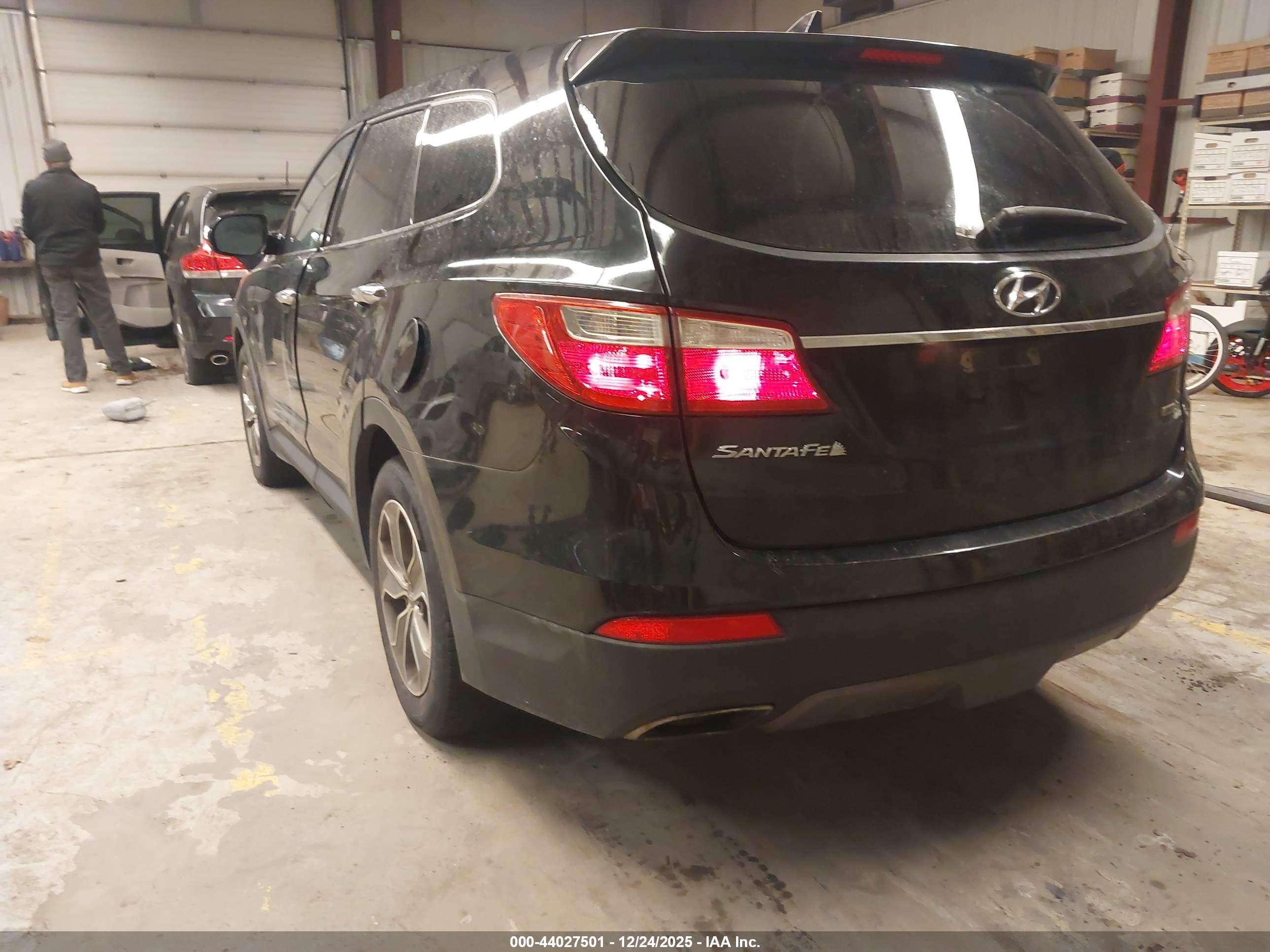 HYUNDAI SANTA image 3