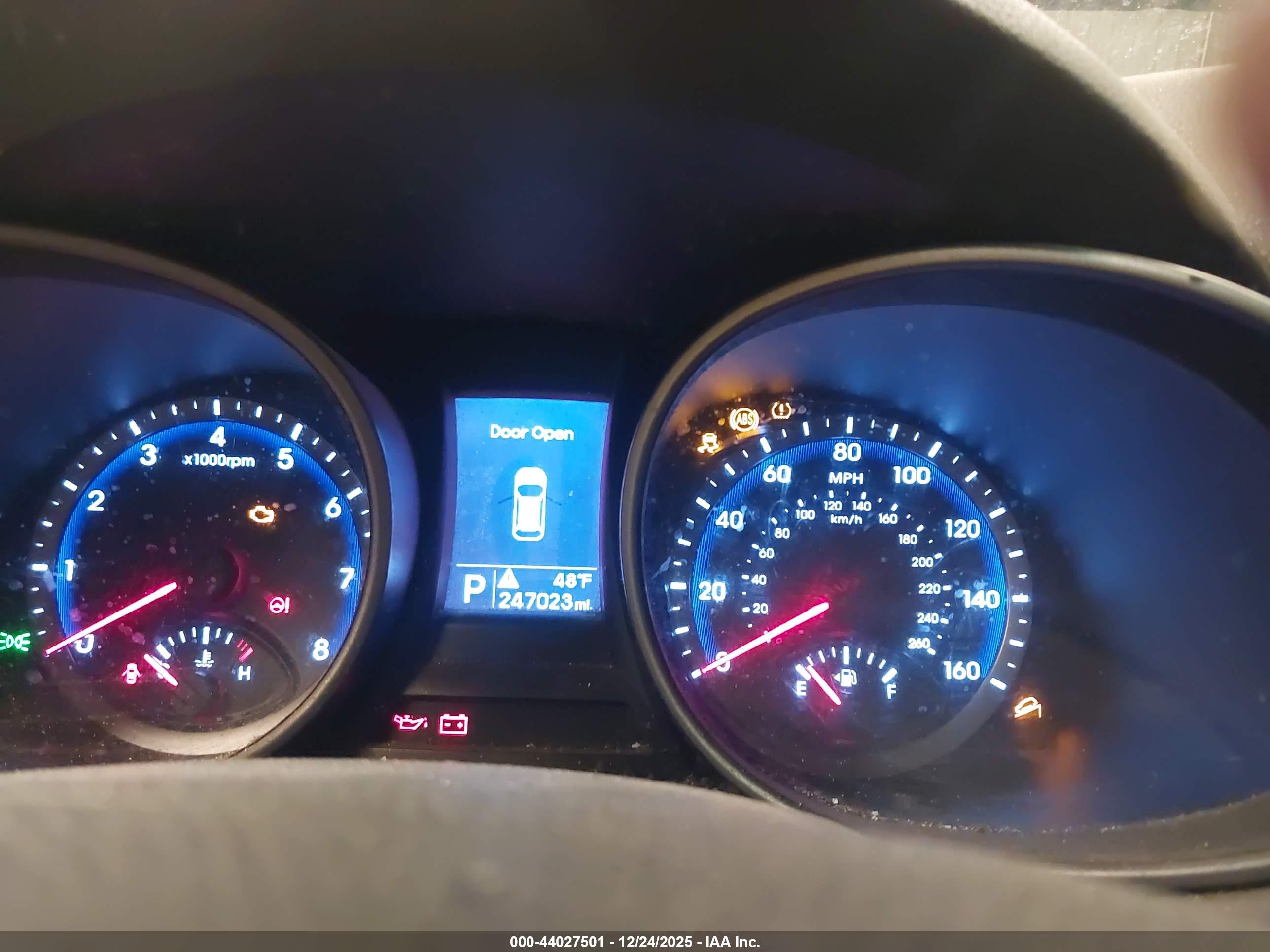HYUNDAI SANTA image 7