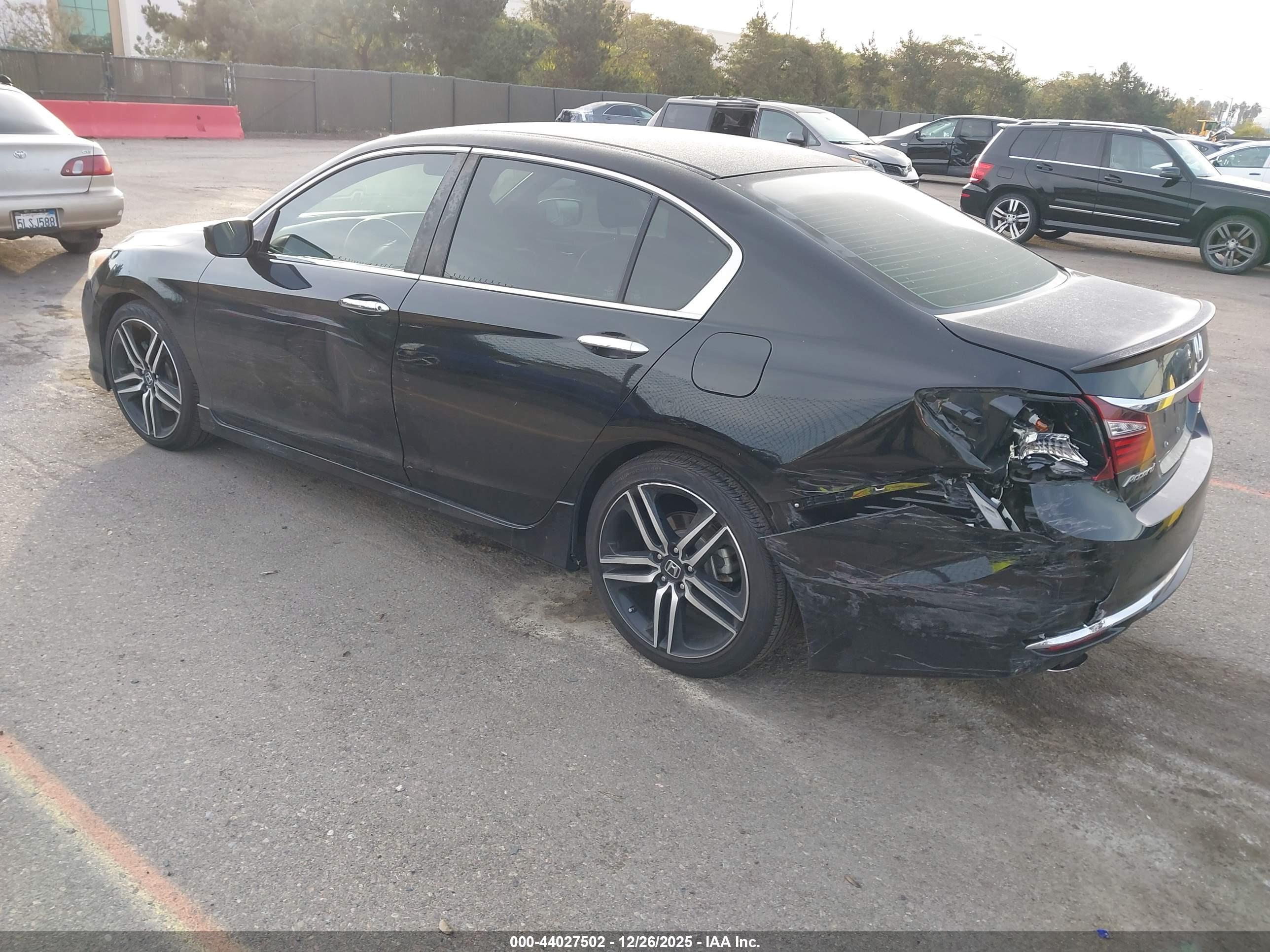 HONDA ACCORD image 3
