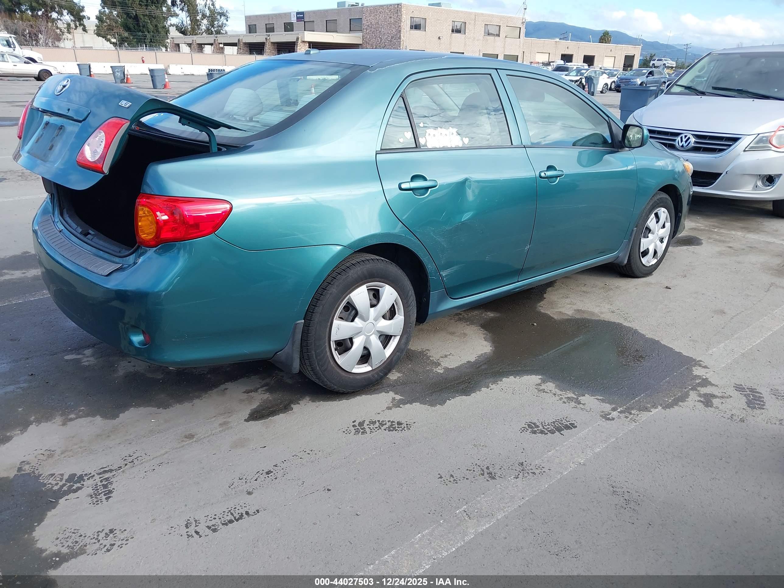 TOYOTA COROLLA image 4