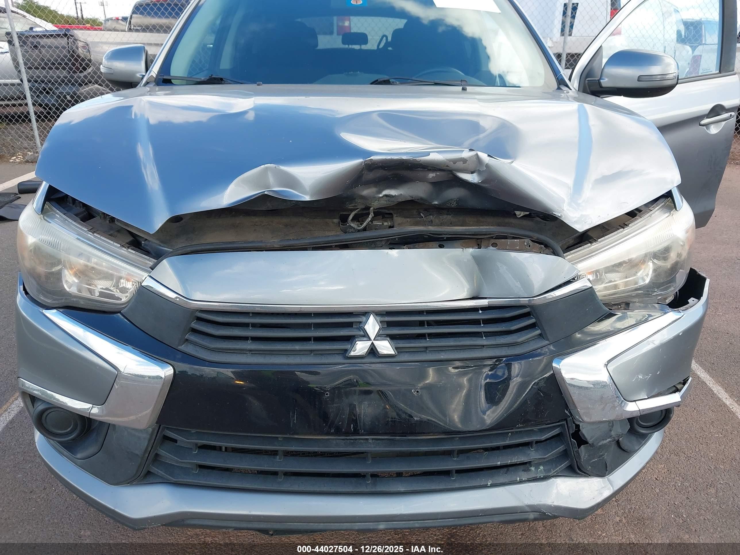 MITSUBISHI OUTLANDER image 6