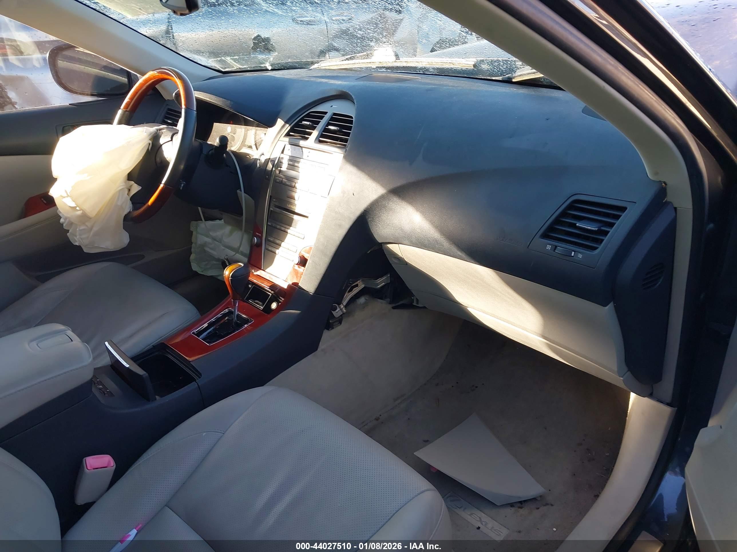 LEXUS ES image 5
