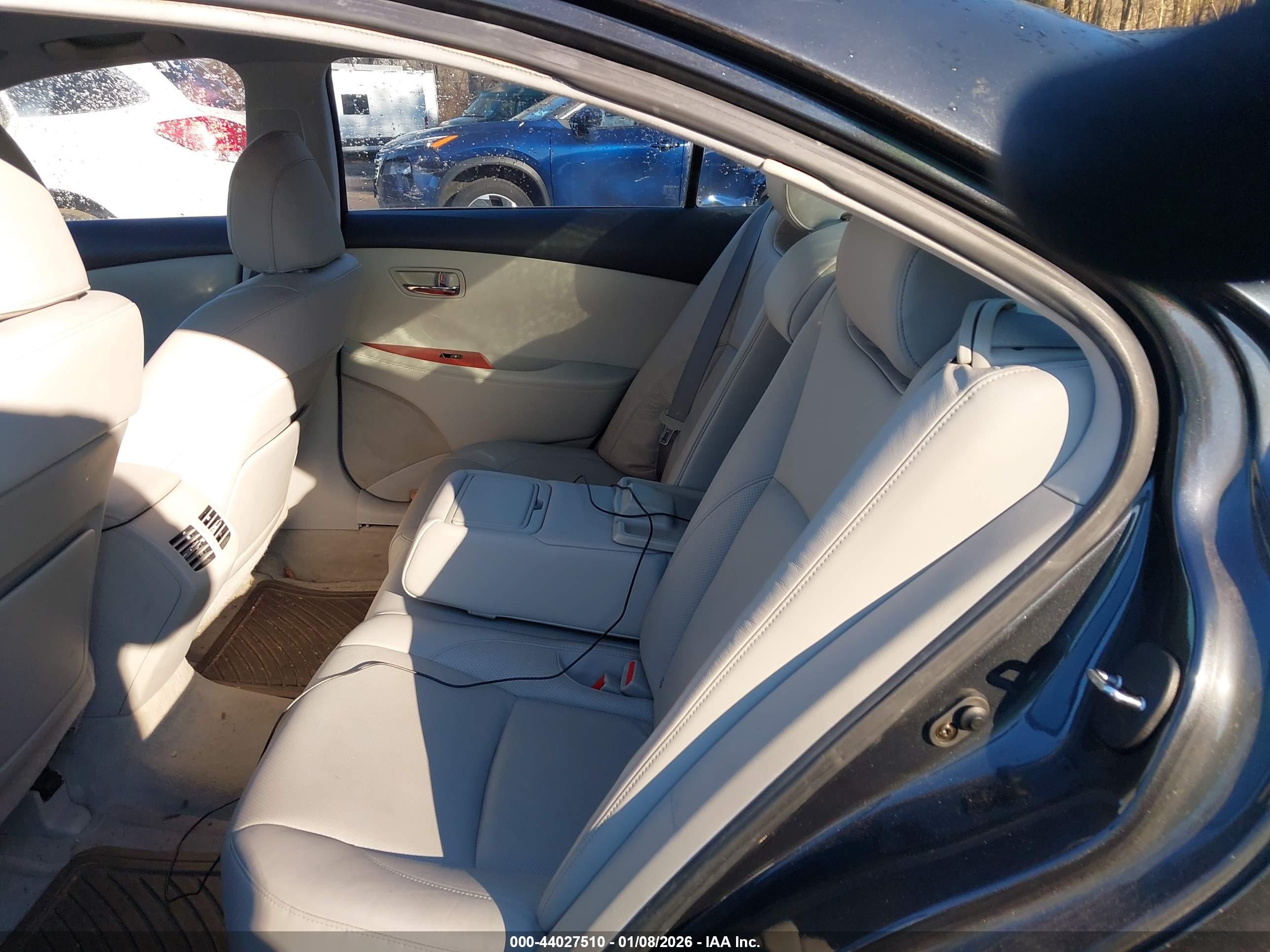 LEXUS ES image 8