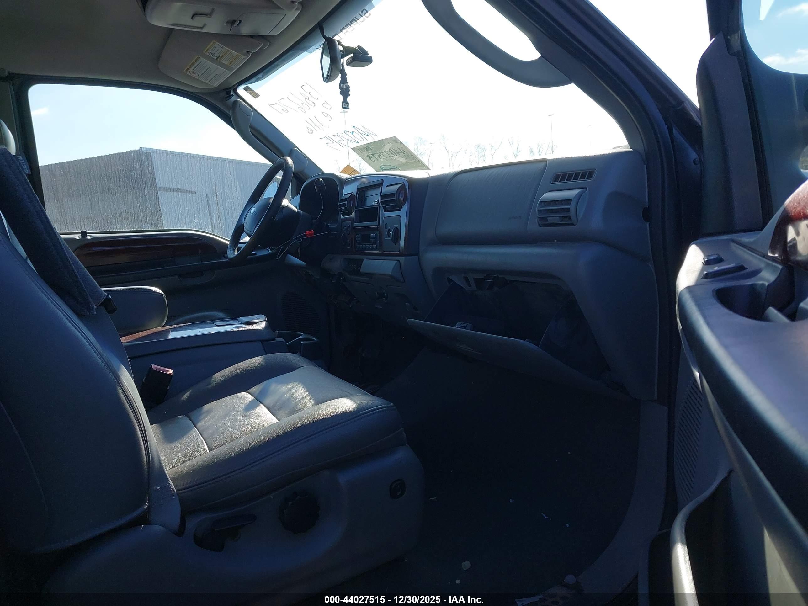 FORD F-350 image 8