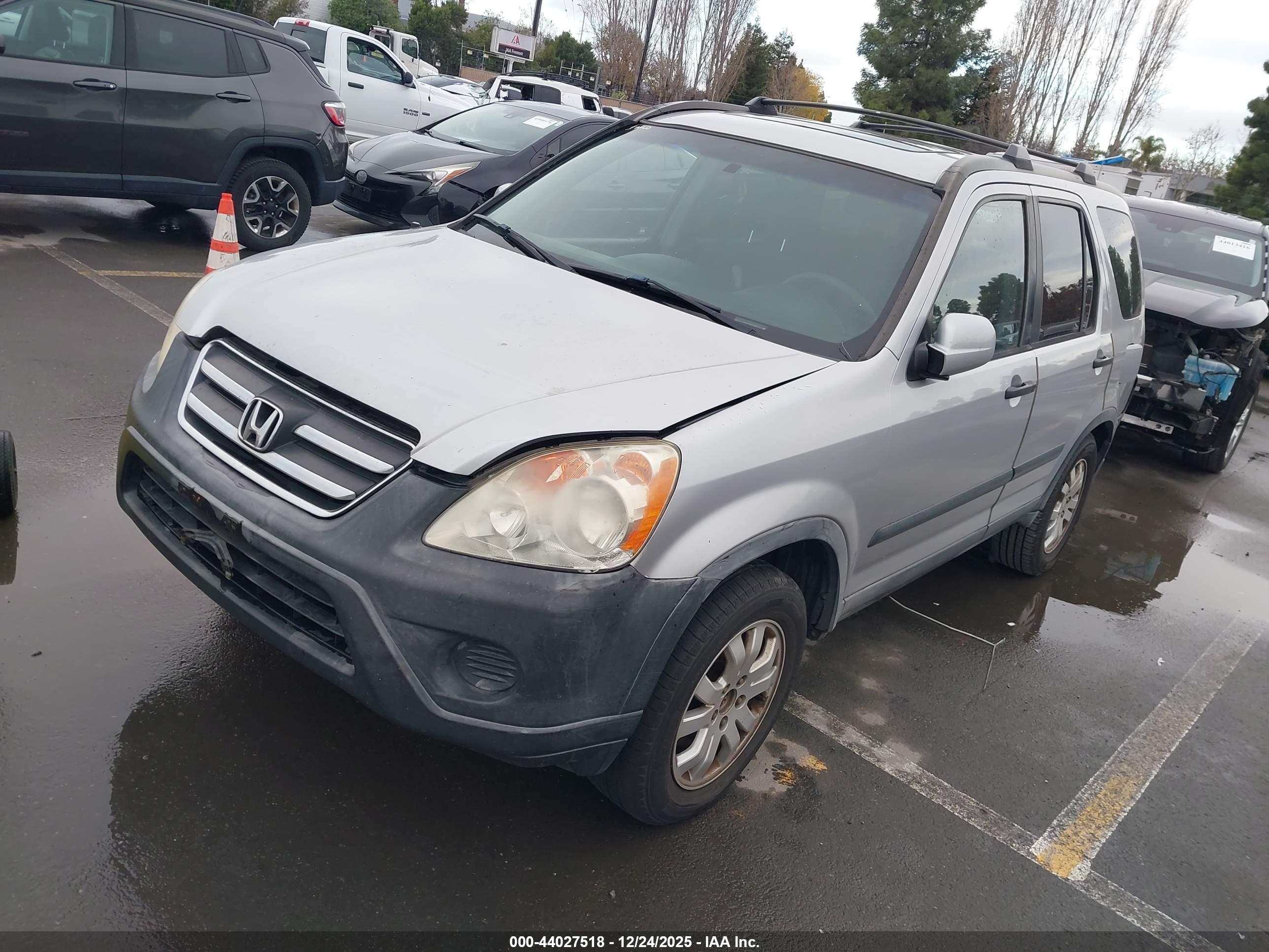 HONDA CR-V image 2