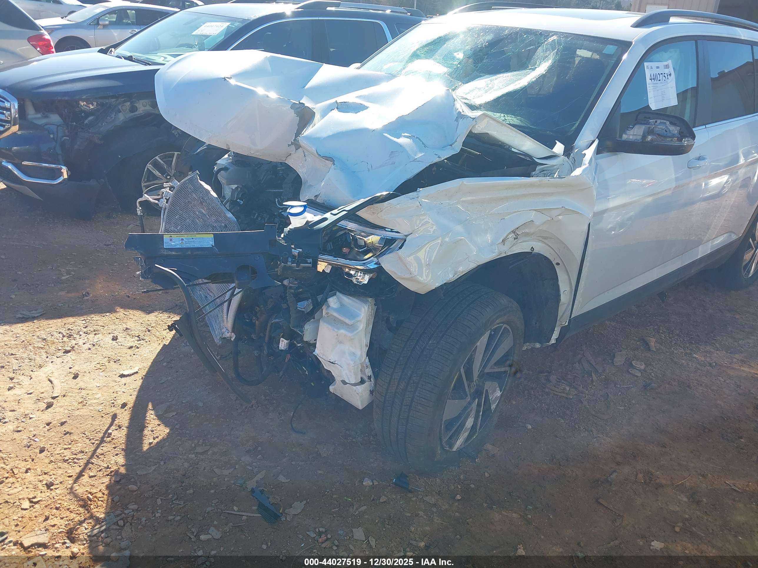 VOLKSWAGEN ATLAS image 6