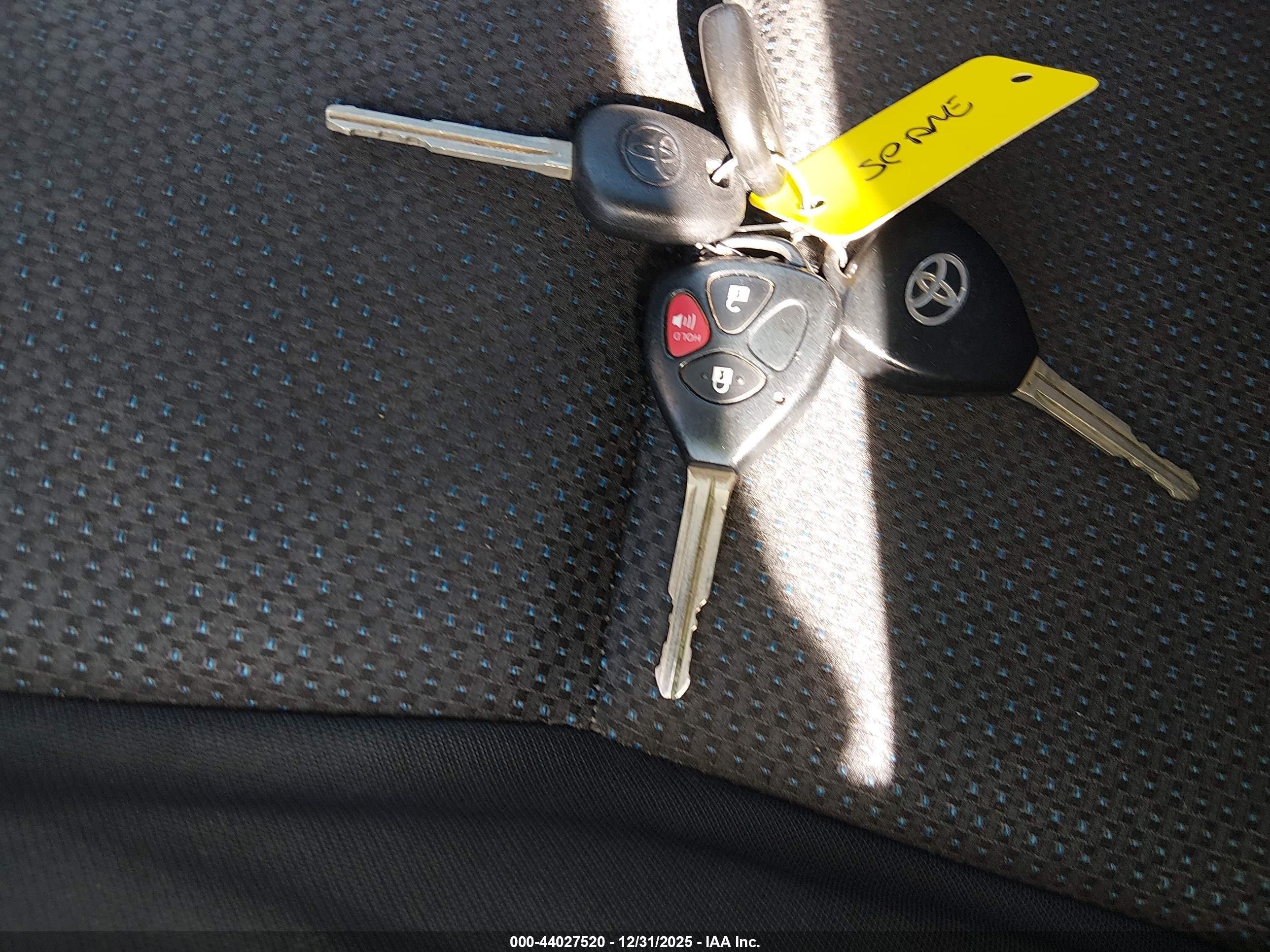 TOYOTA MATRIX image 11