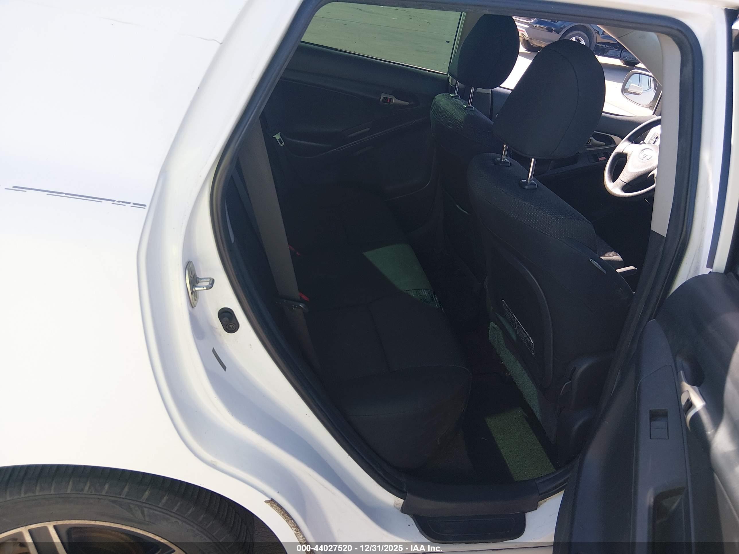 TOYOTA MATRIX image 8