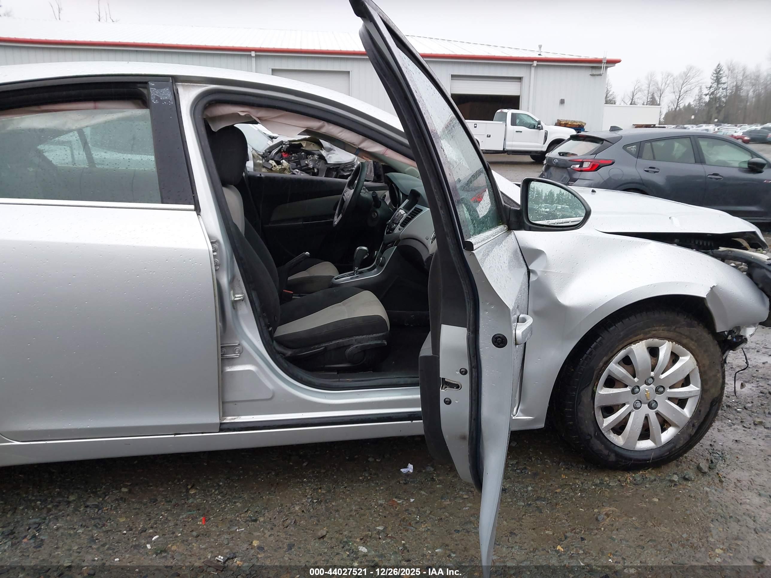 CHEVROLET CRUZE image 5