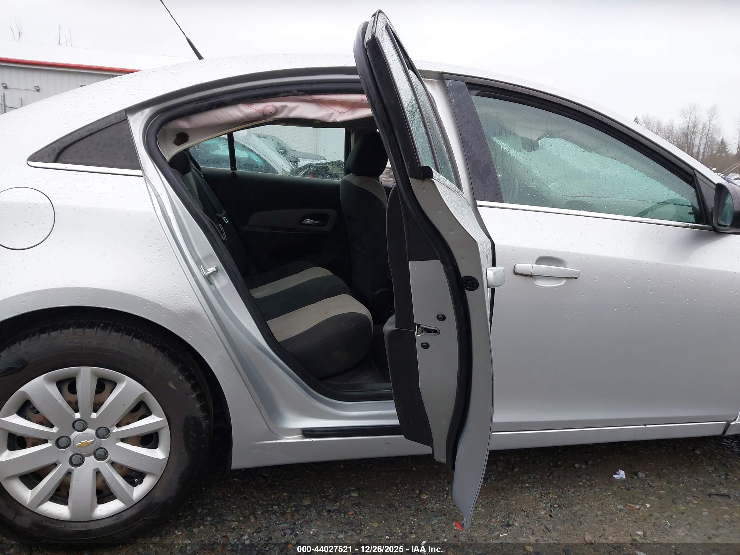 CHEVROLET CRUZE image 8
