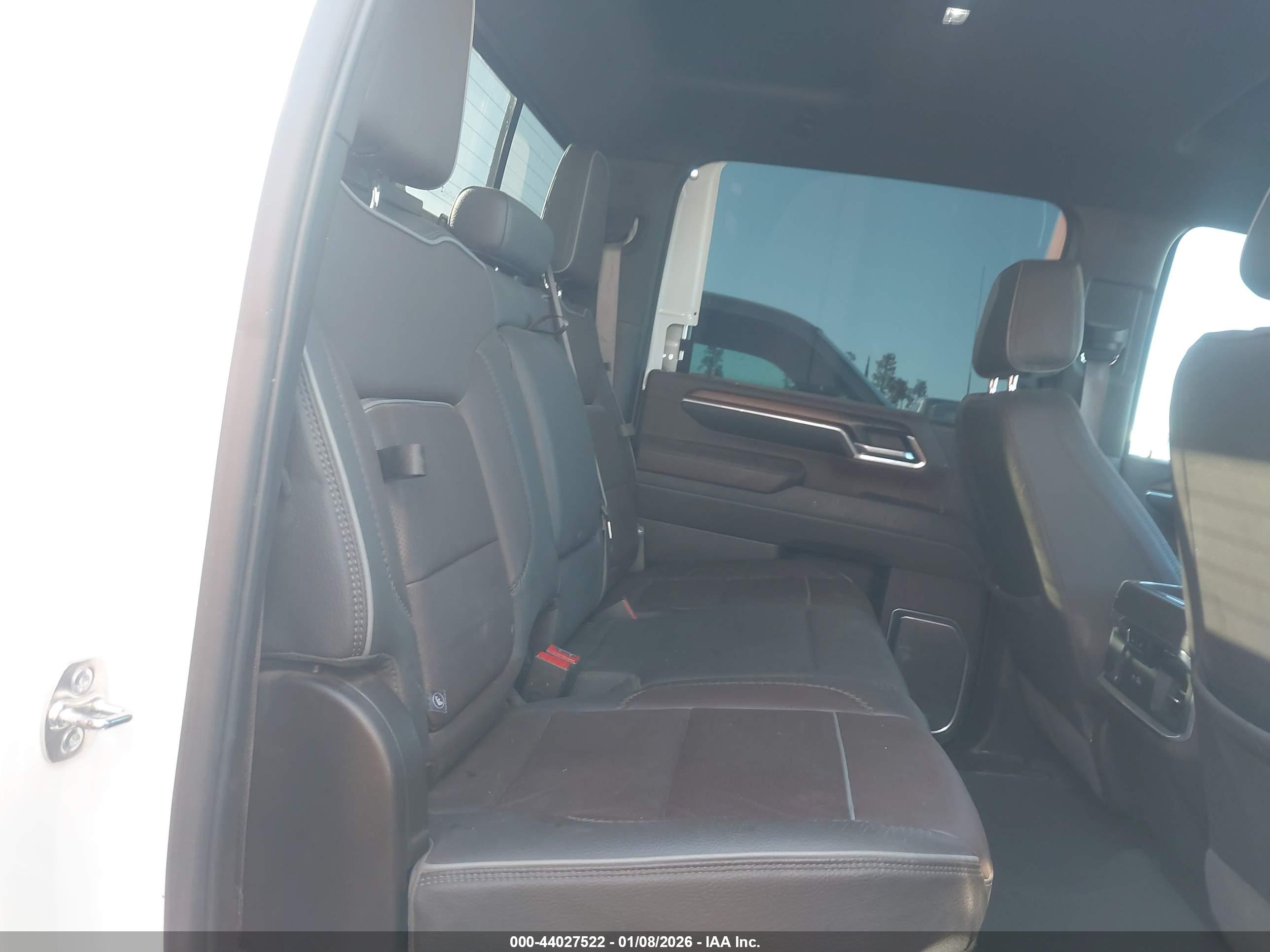 GMC SIERRA image 8