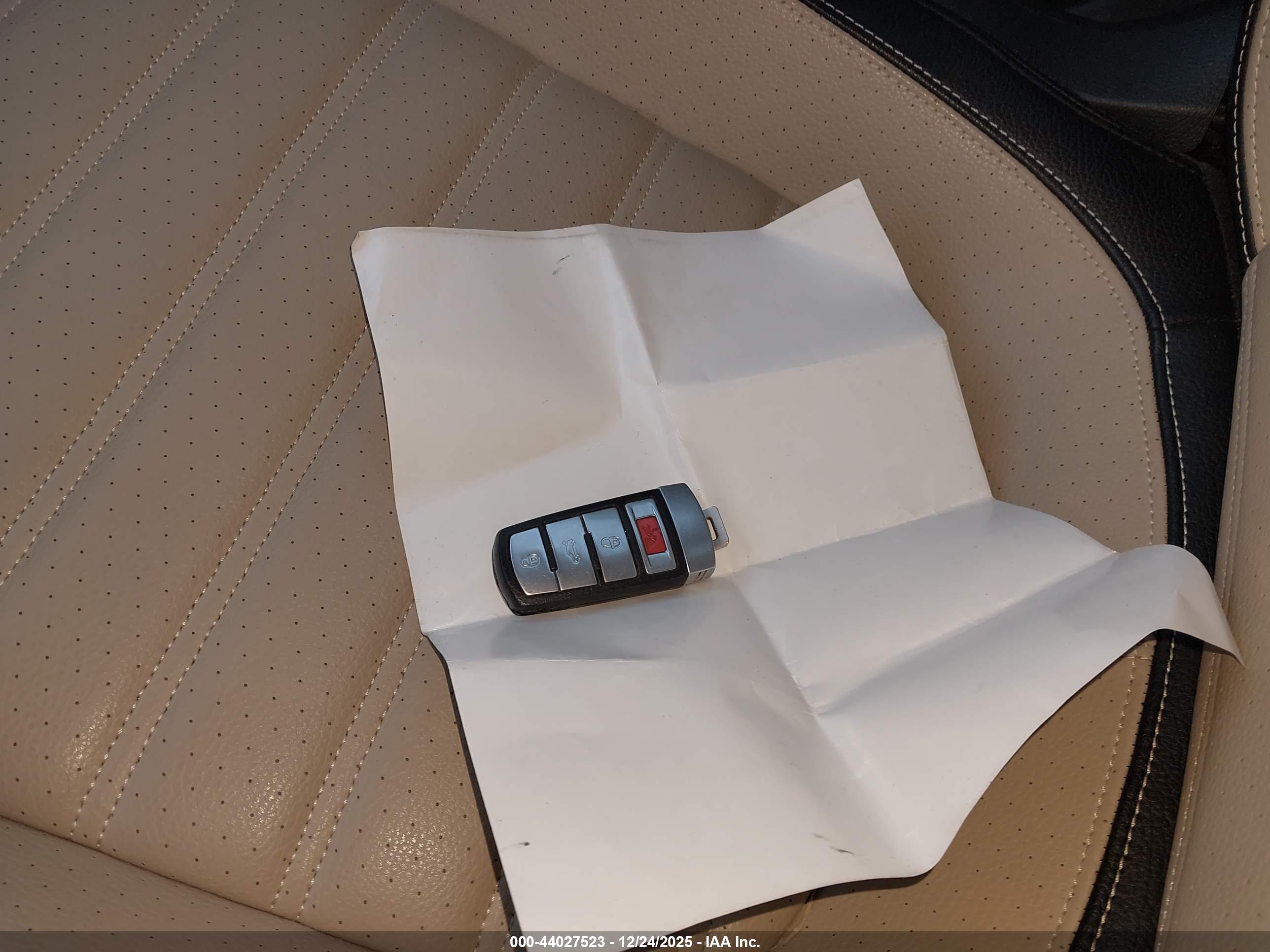 VOLKSWAGEN CC image 11