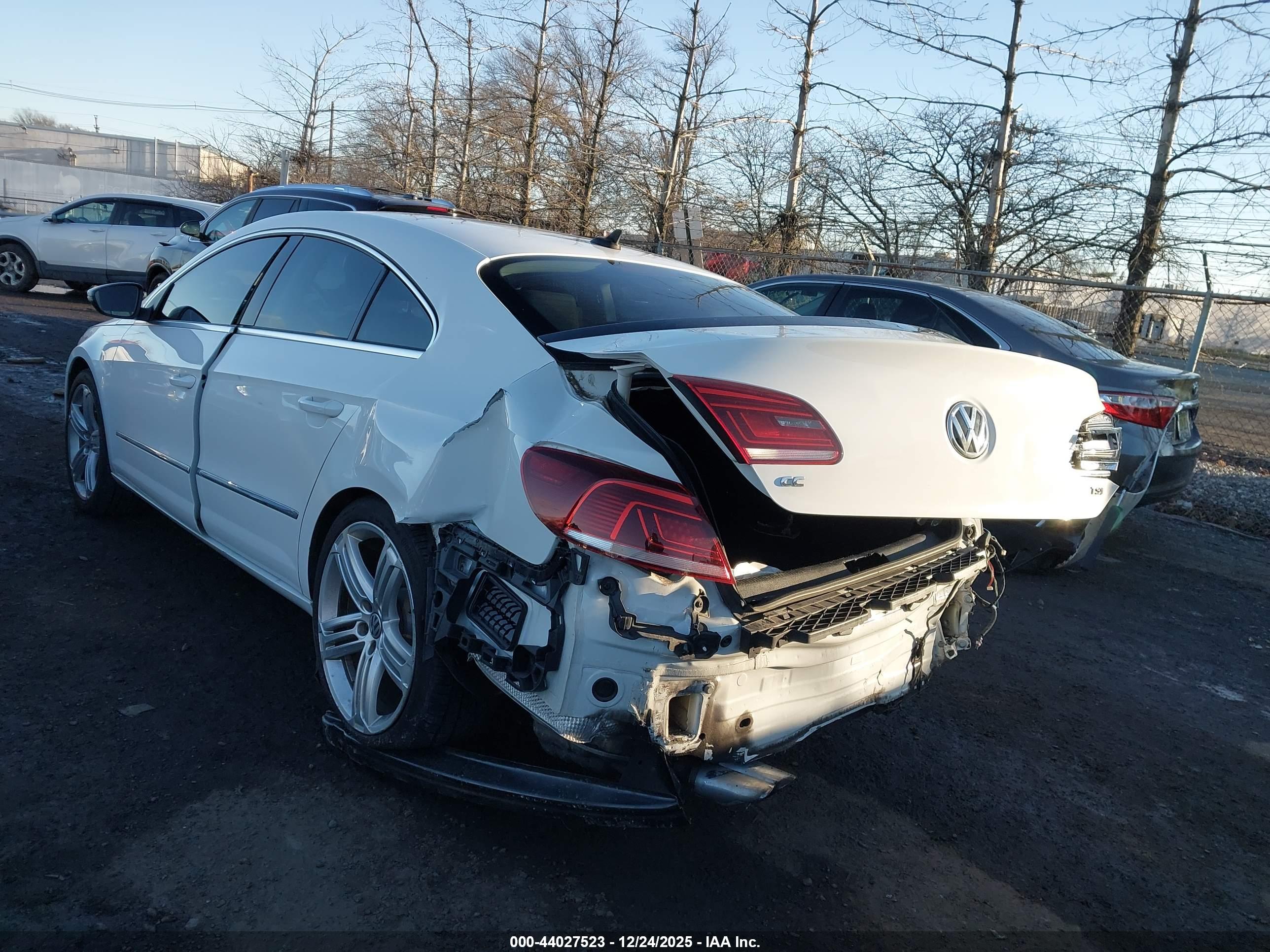 VOLKSWAGEN CC image 3