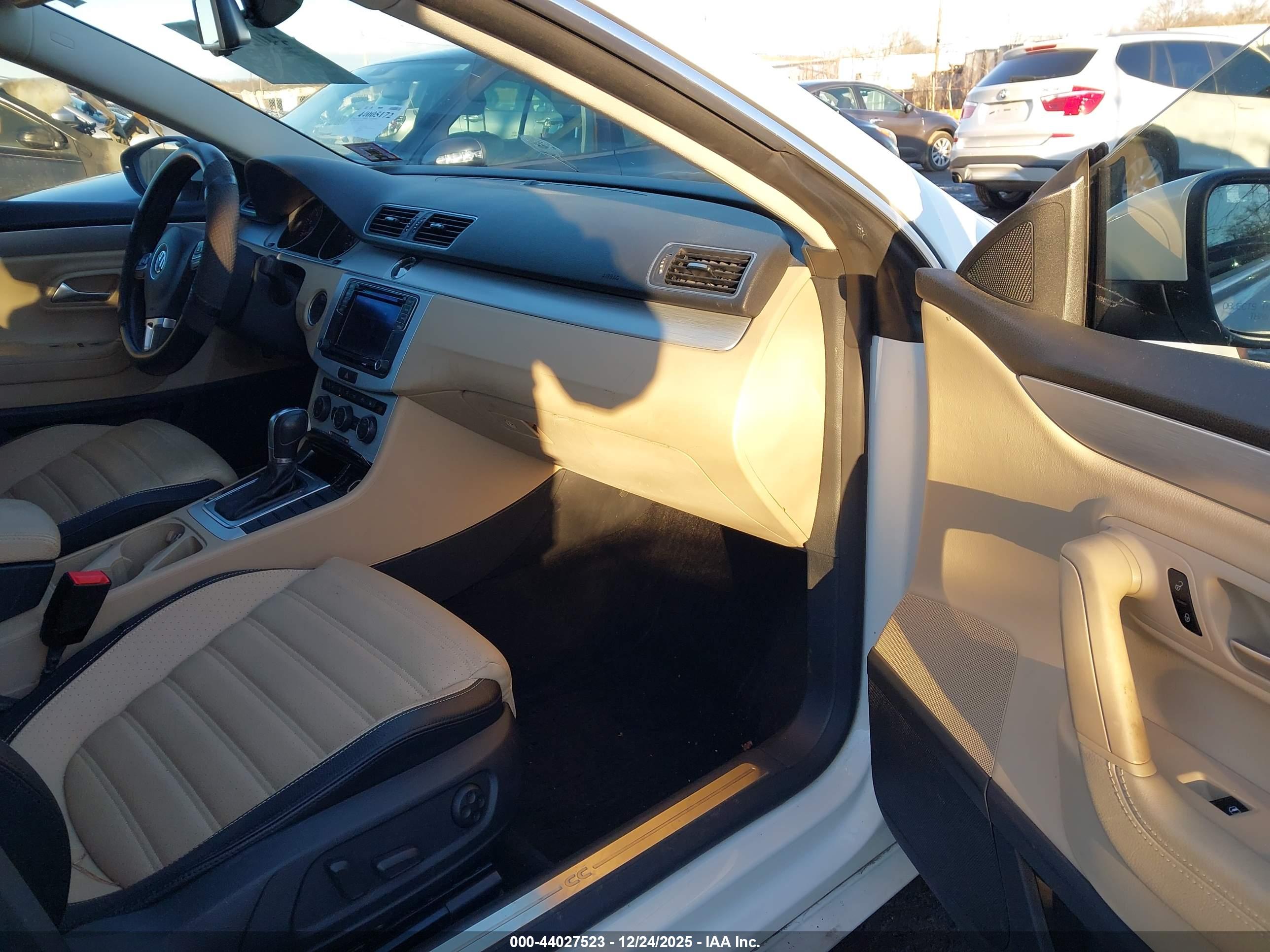 VOLKSWAGEN CC image 5