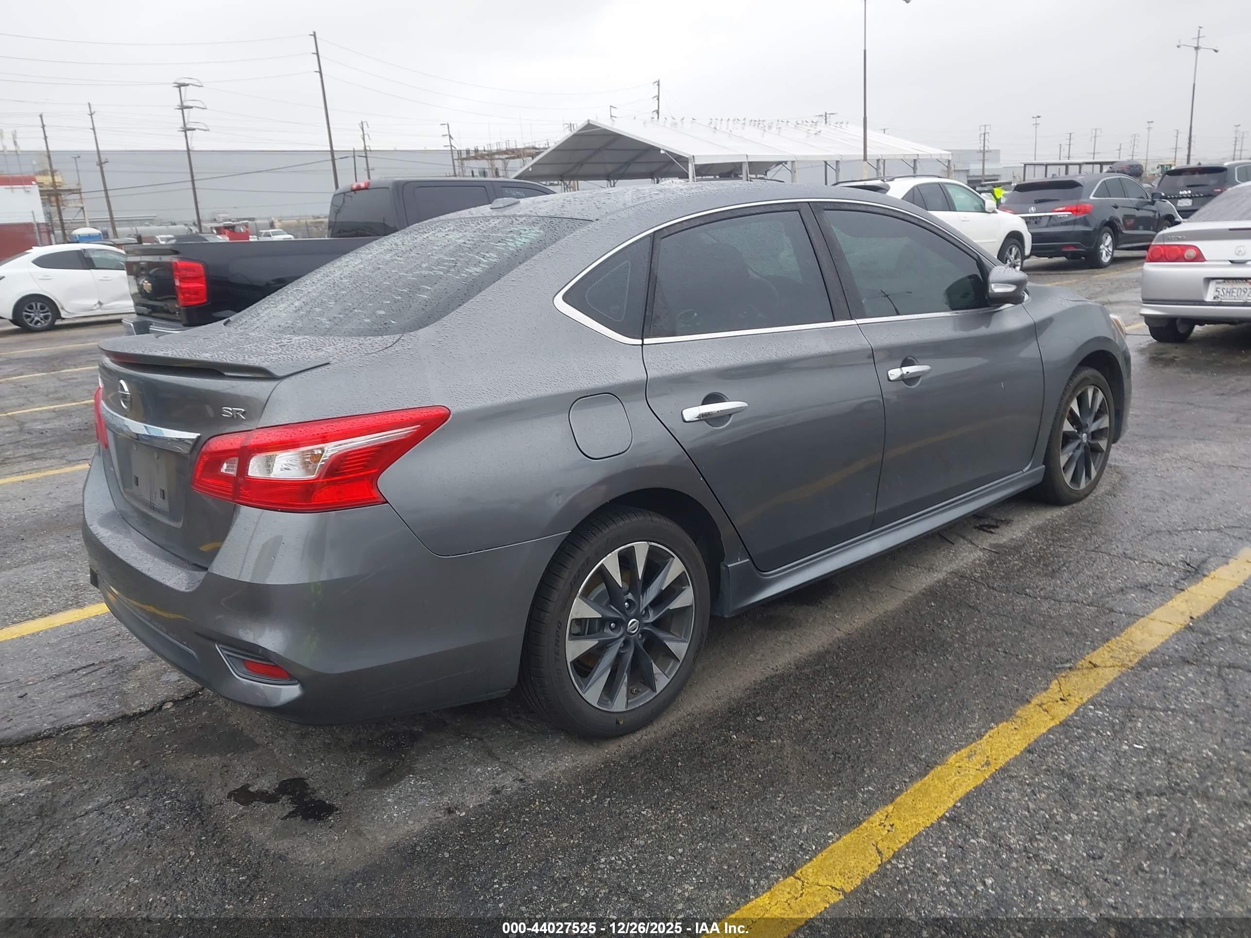 NISSAN SENTRA image 4