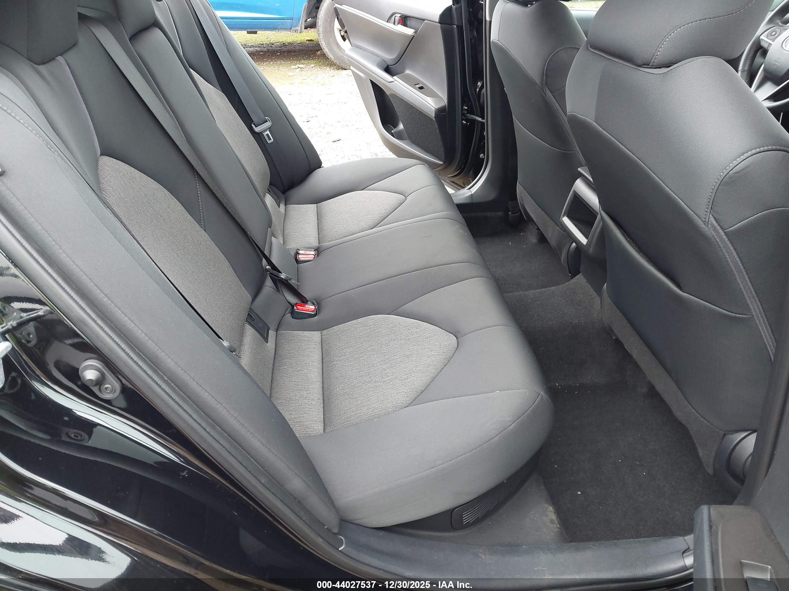 TOYOTA CAMRY image 8