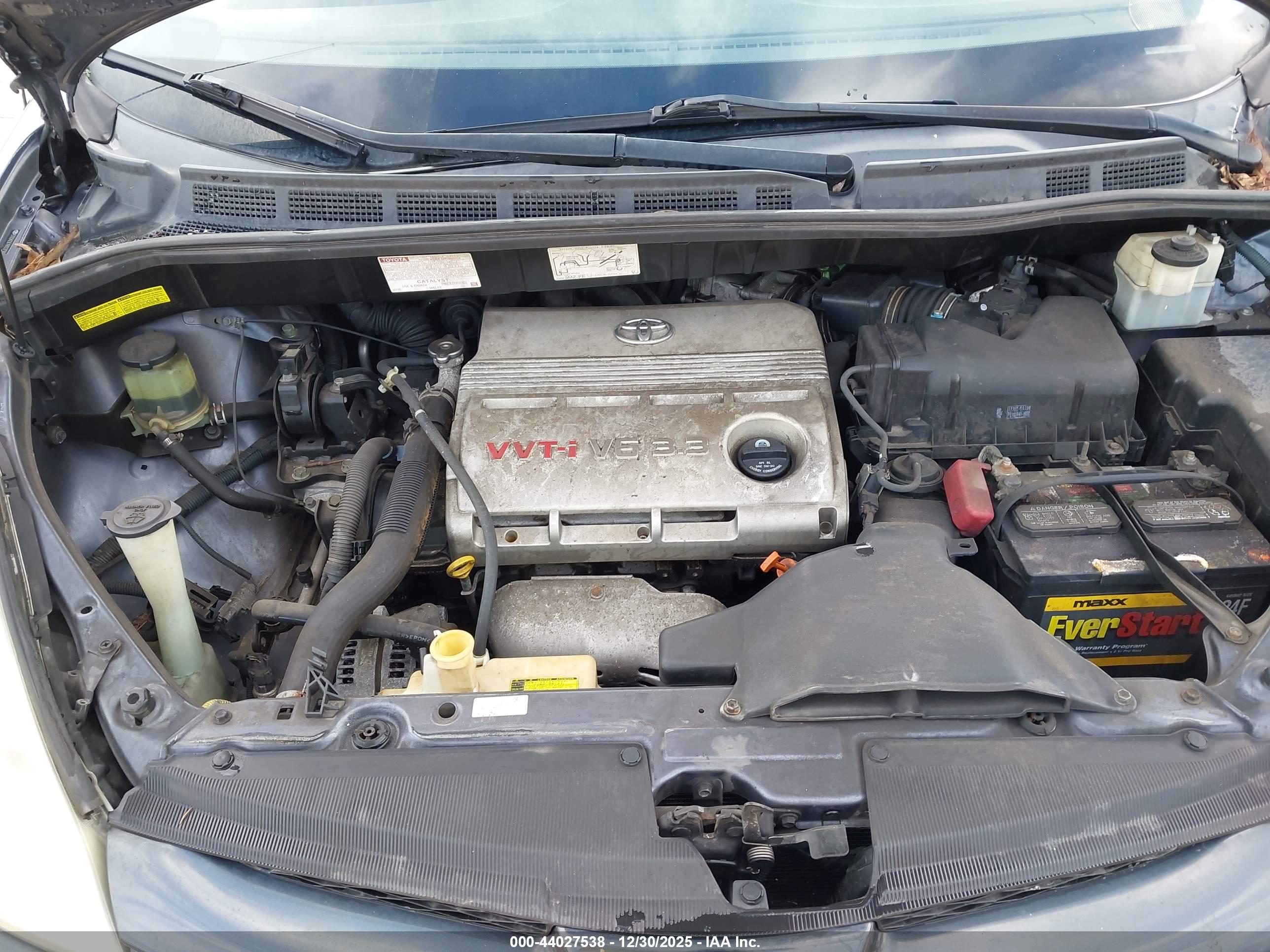 TOYOTA SIENNA image 10