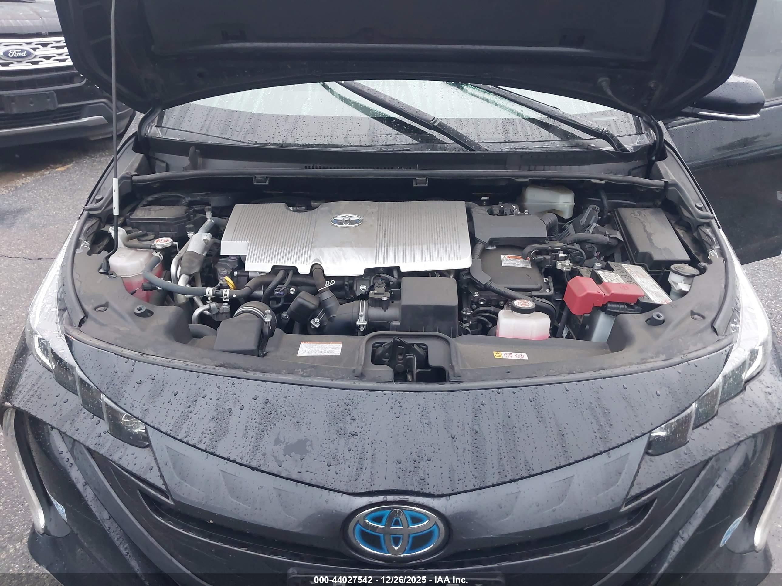 TOYOTA PRIUS image 10