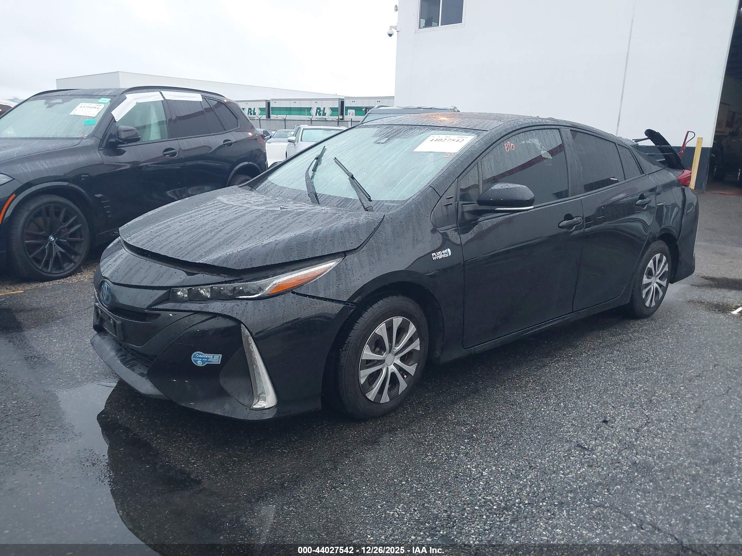 TOYOTA PRIUS image 2