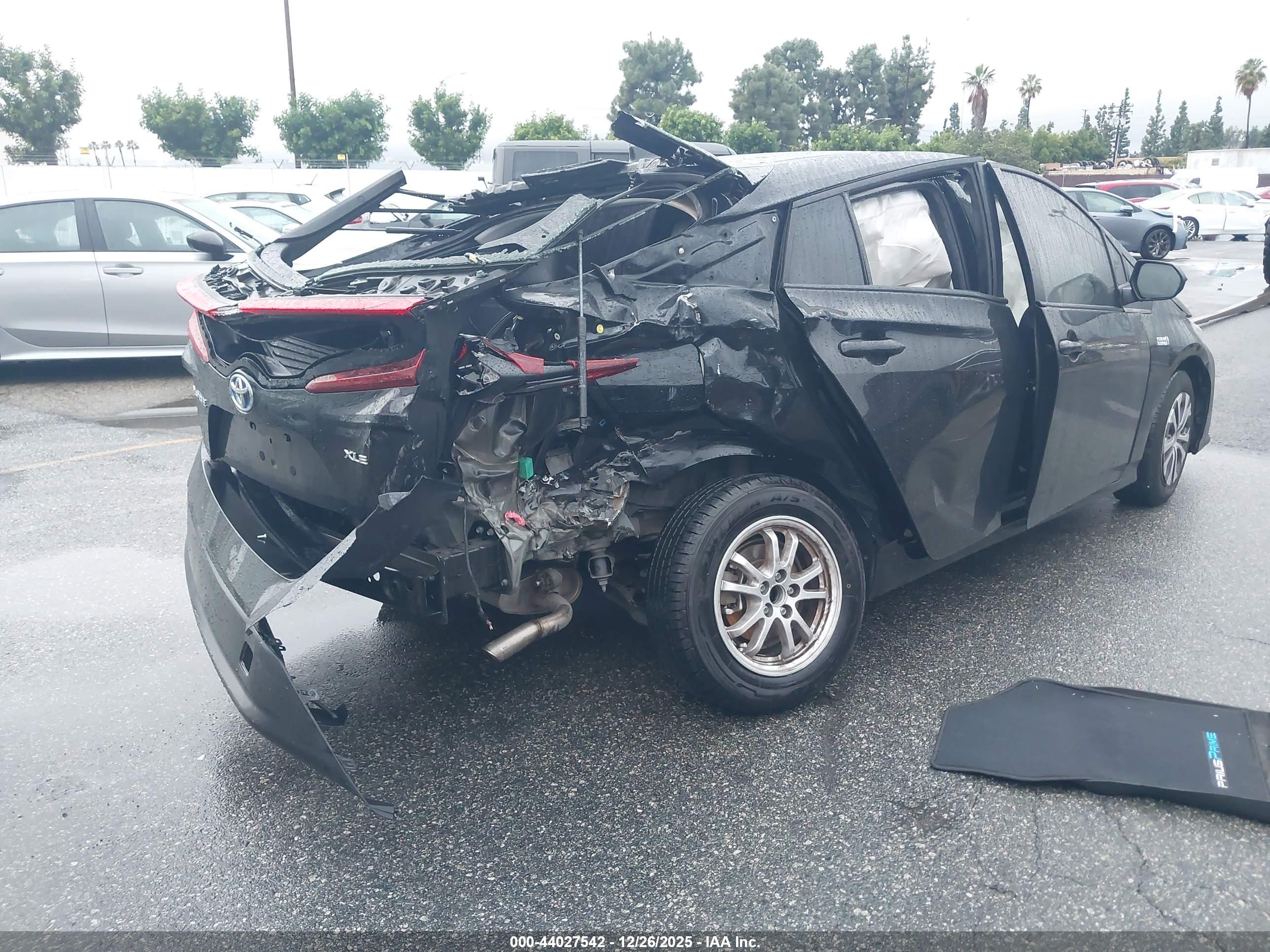 TOYOTA PRIUS image 4