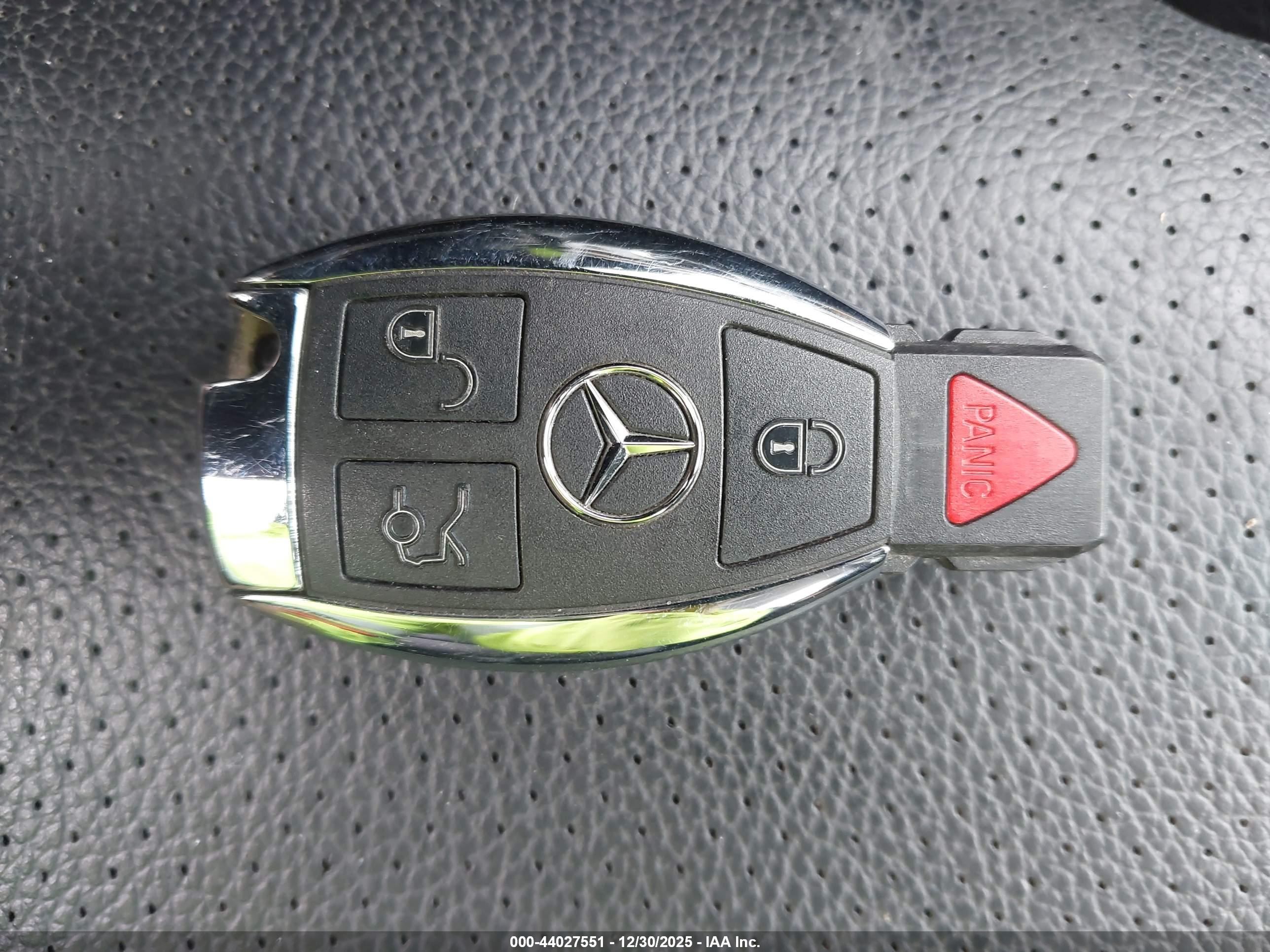 MERCEDES-BENZ E image 11