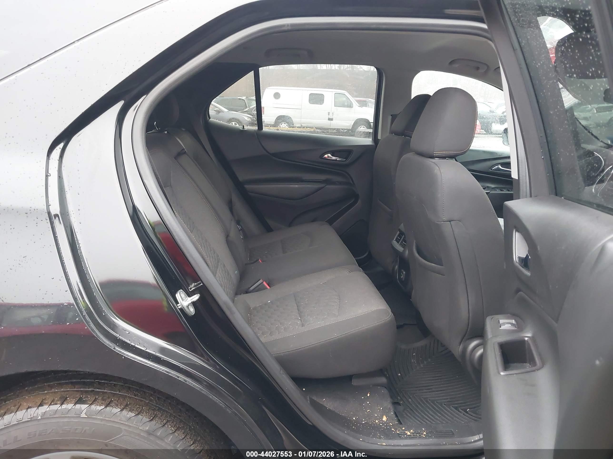 CHEVROLET EQUINOX image 8